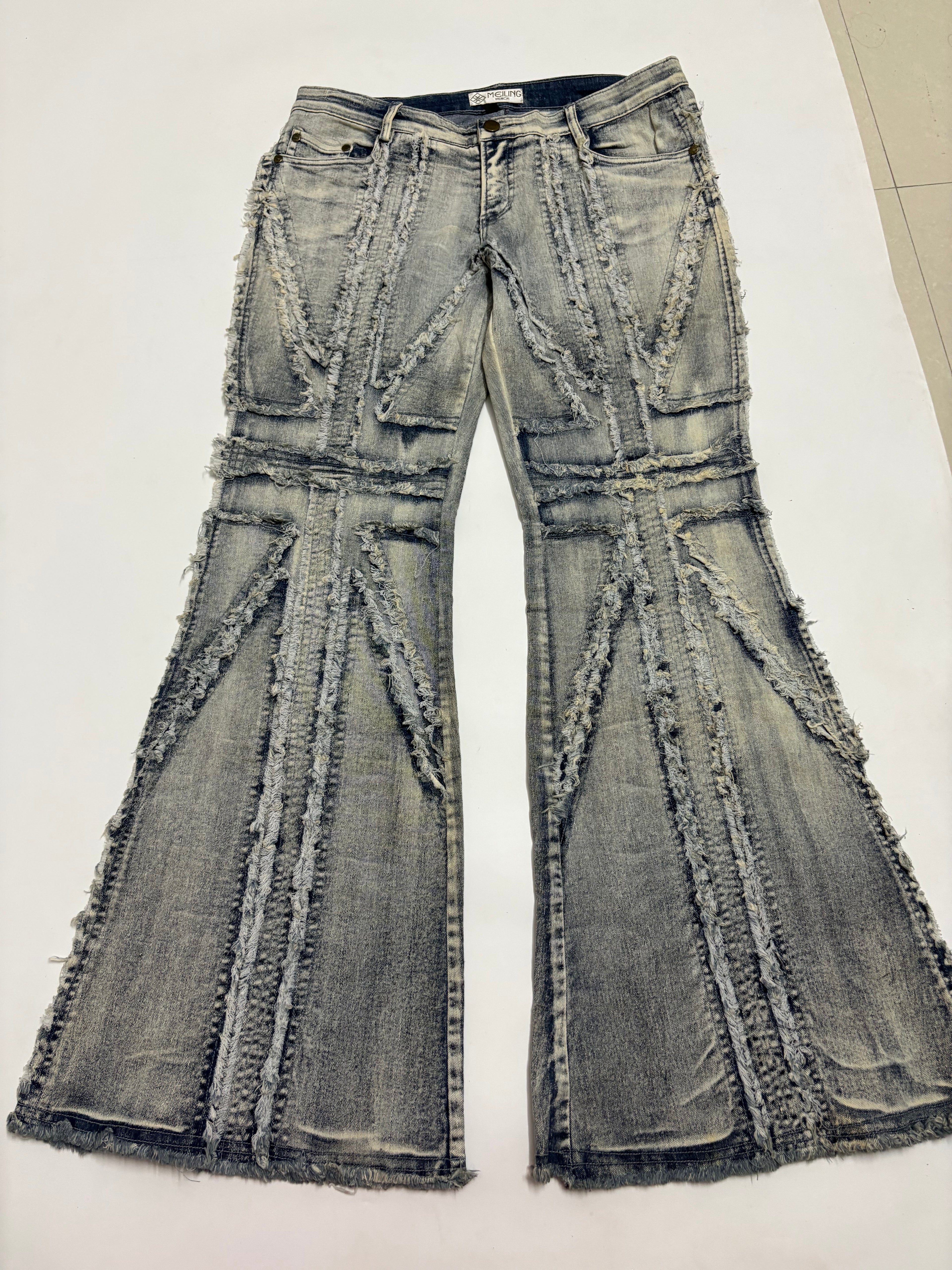 Britain light blue flared jeans (34inch)