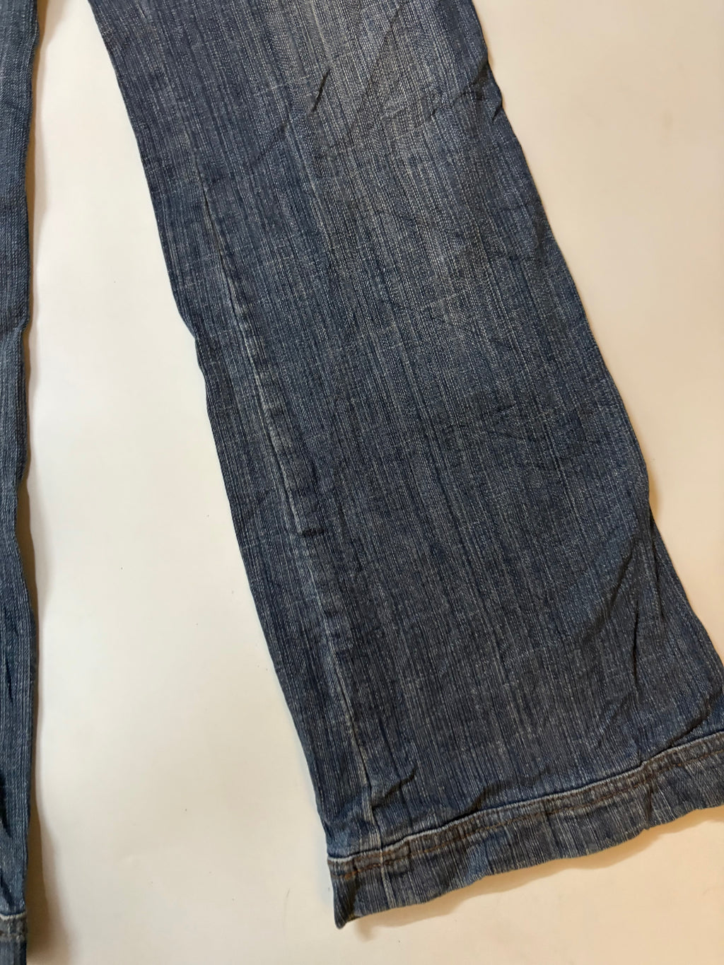 Longer solitary mid rise jeans(28 inch)