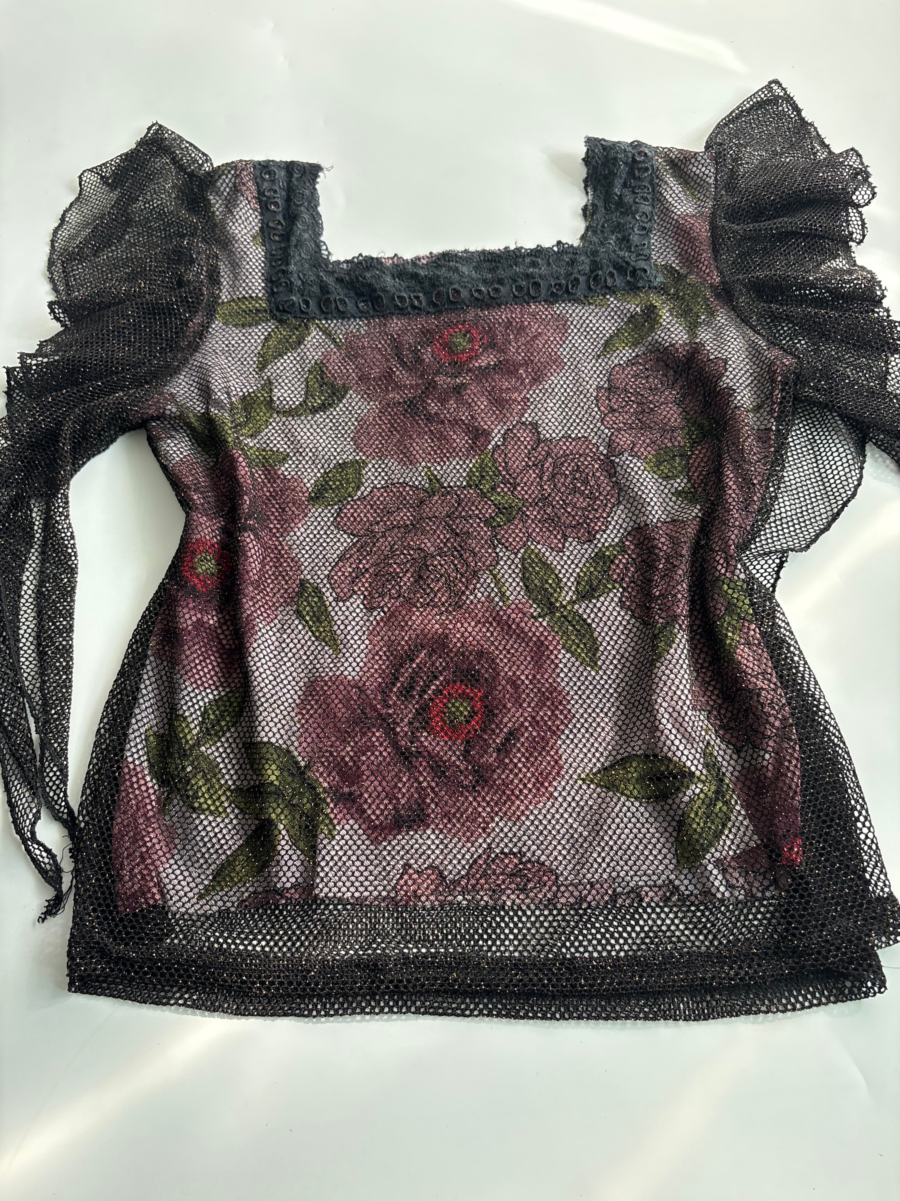 UO COMOP rose shrug styled top(40 inch)