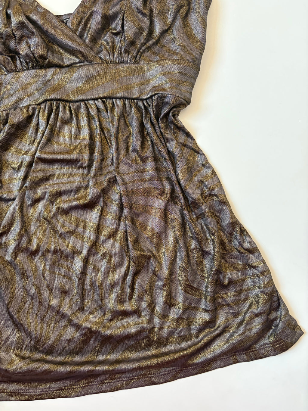 Guess v neck top ( 34inch)