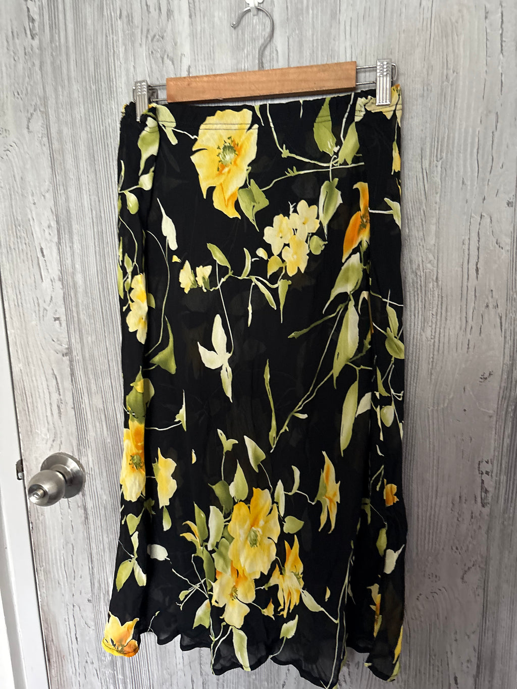 yellow floral chiffon skirt (34-40inch)