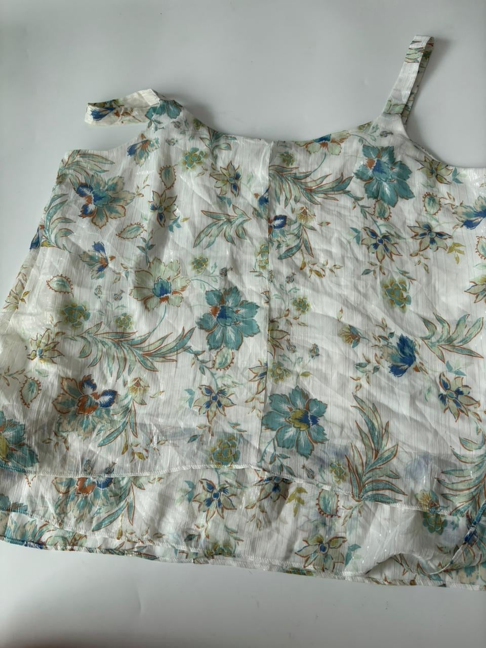 White floral styled top(42-46 inch)