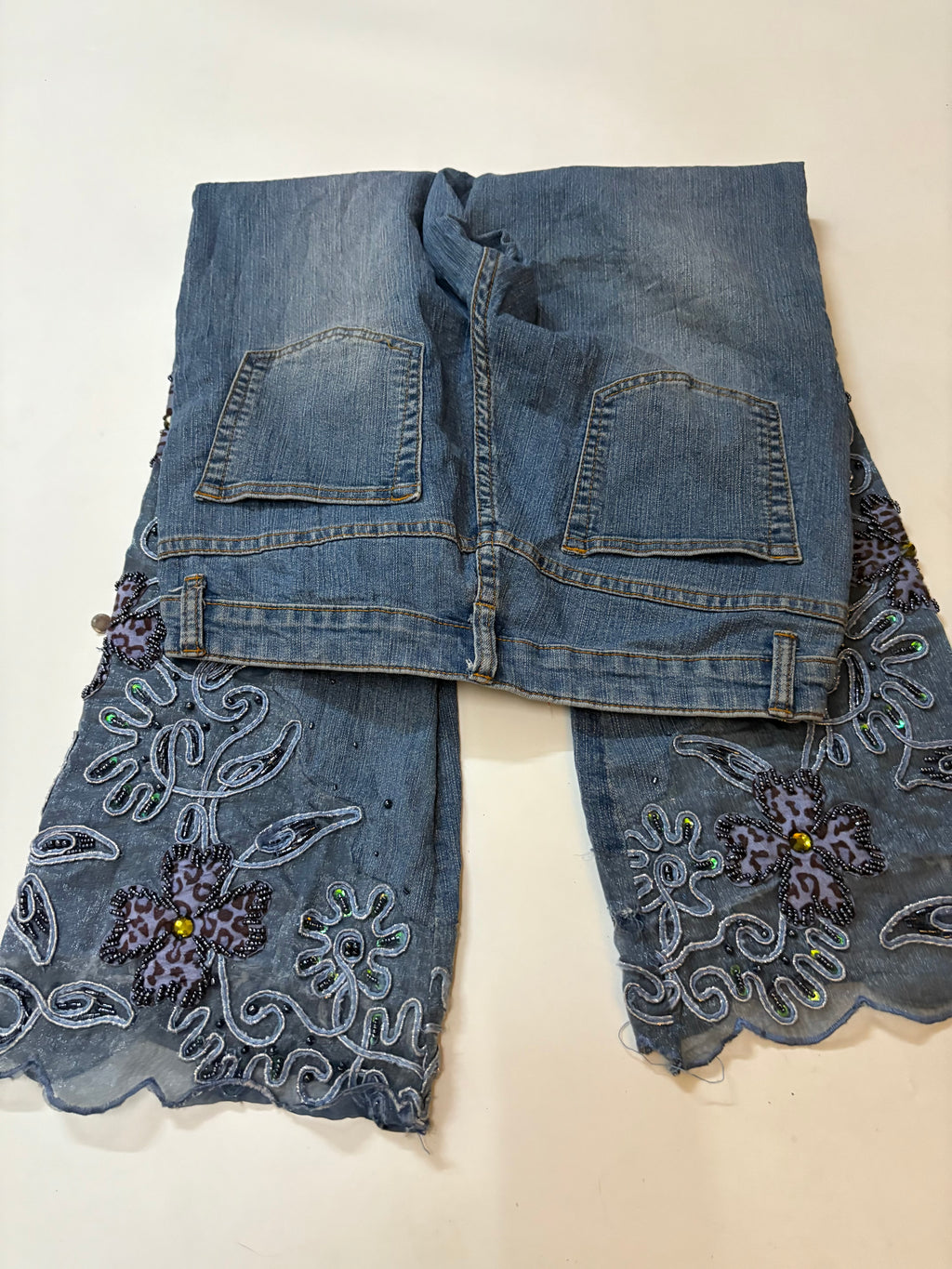 Beaded low rise jeans(32 inch)