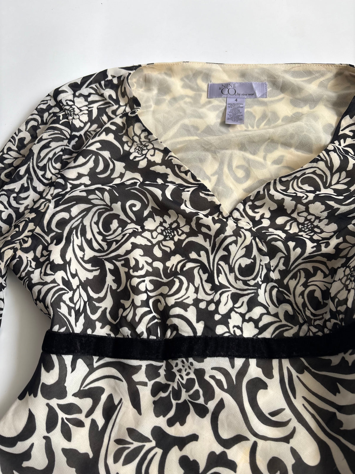 NINE &CO floral top(38-40 inch)