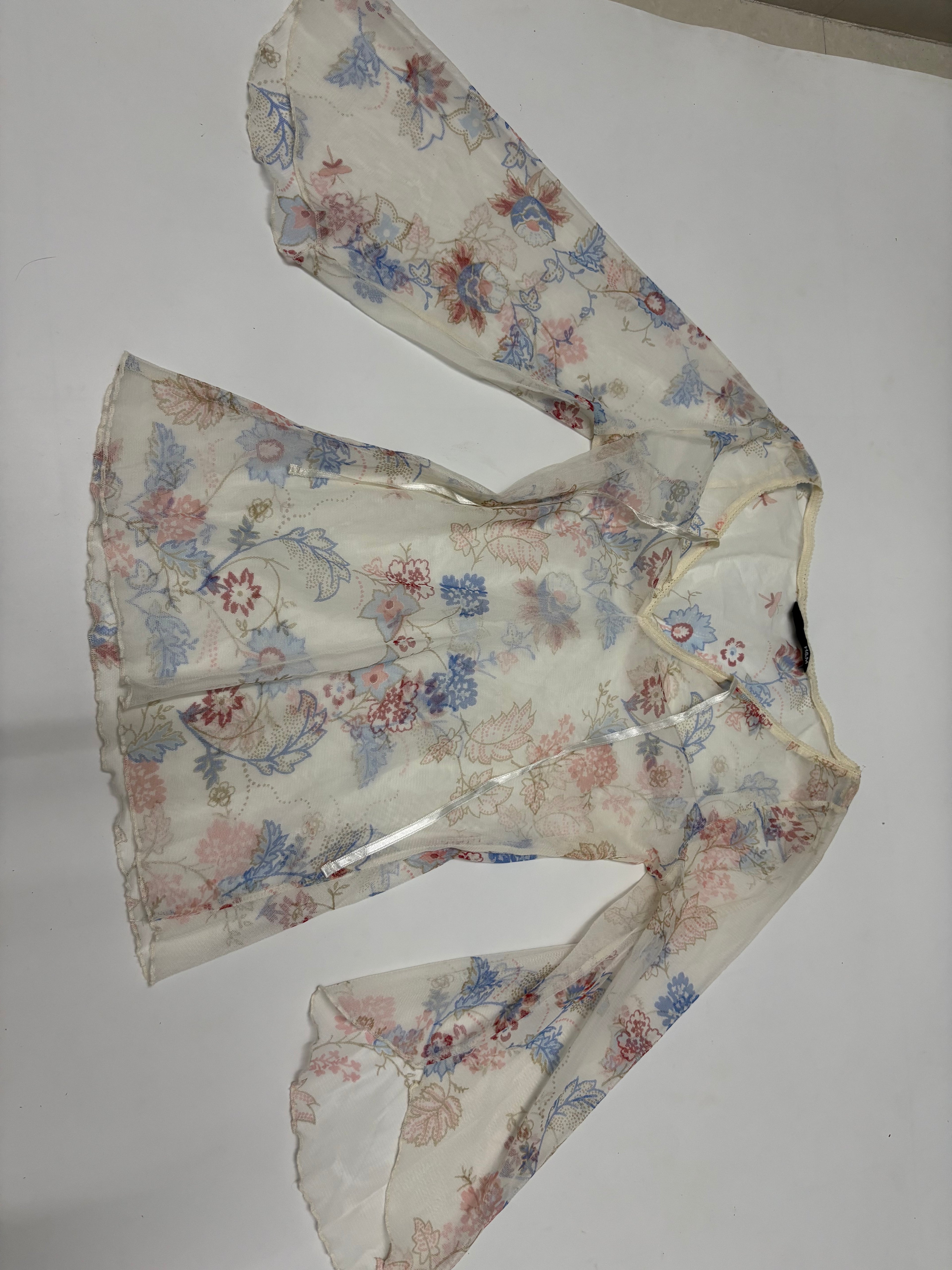 H&M mesh floral top(32inch)