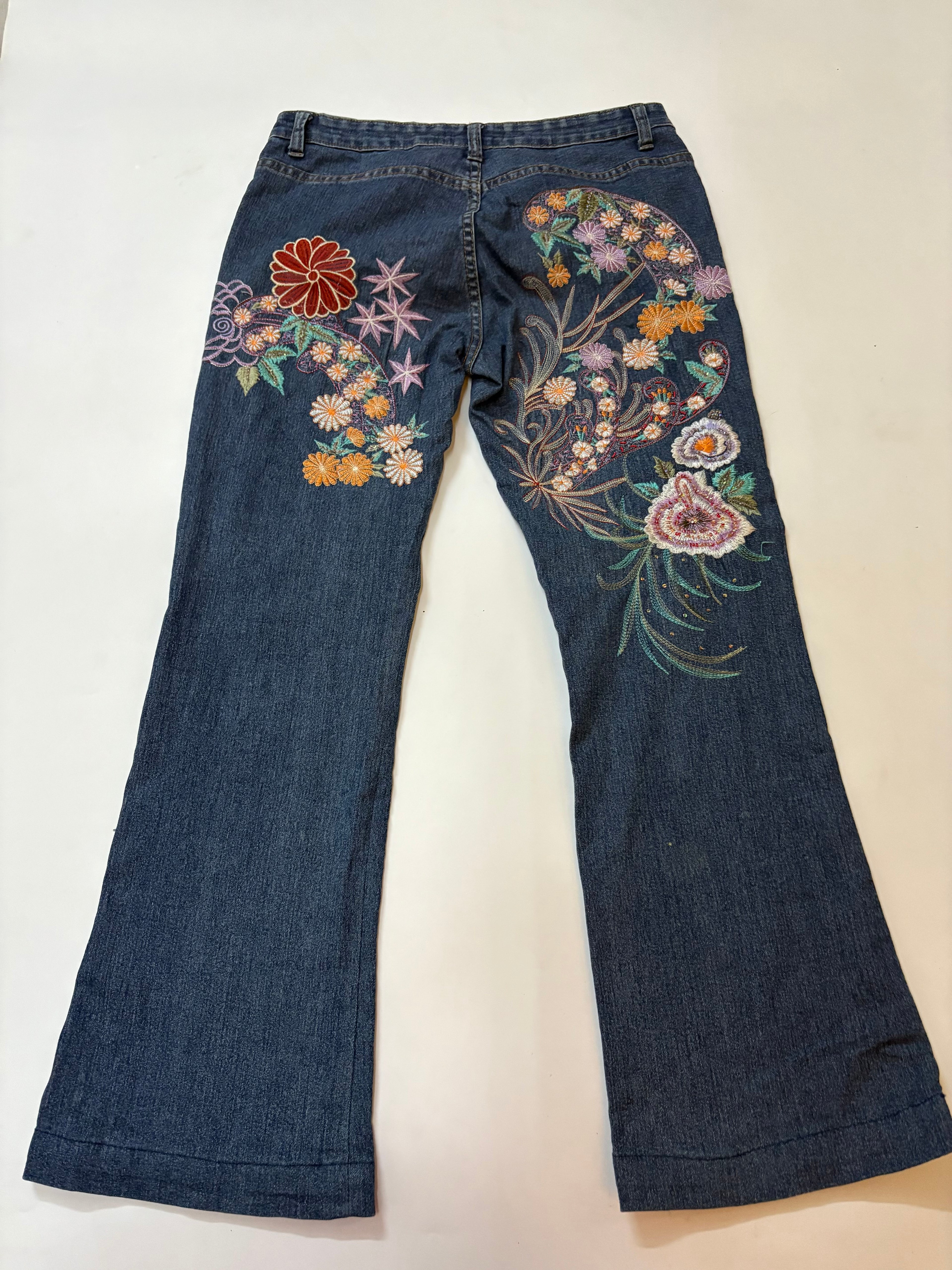 flower patch work mid rise jeans (32inch)
