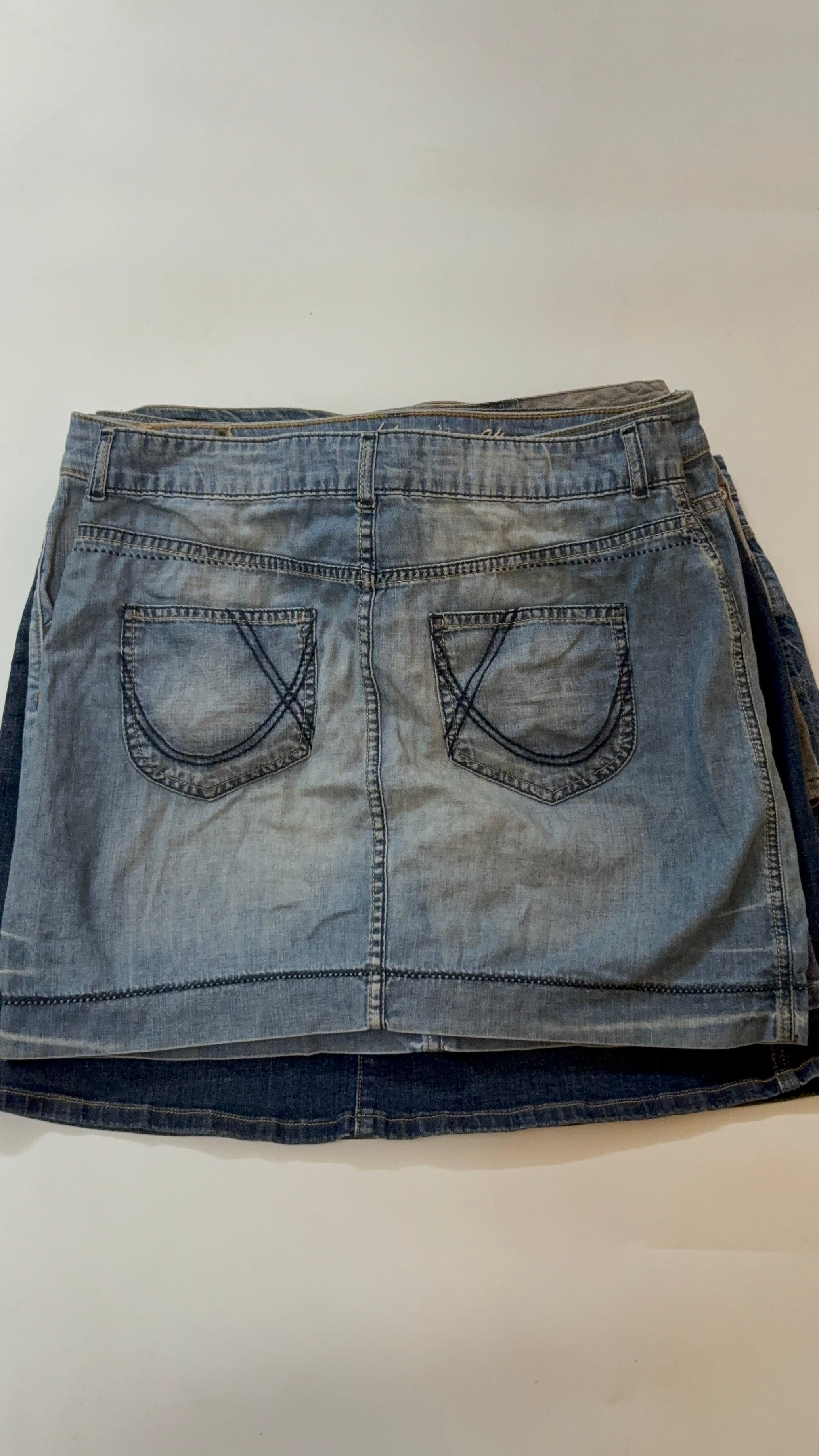 LOVE THIS STYLE mini skirt(34 inch)