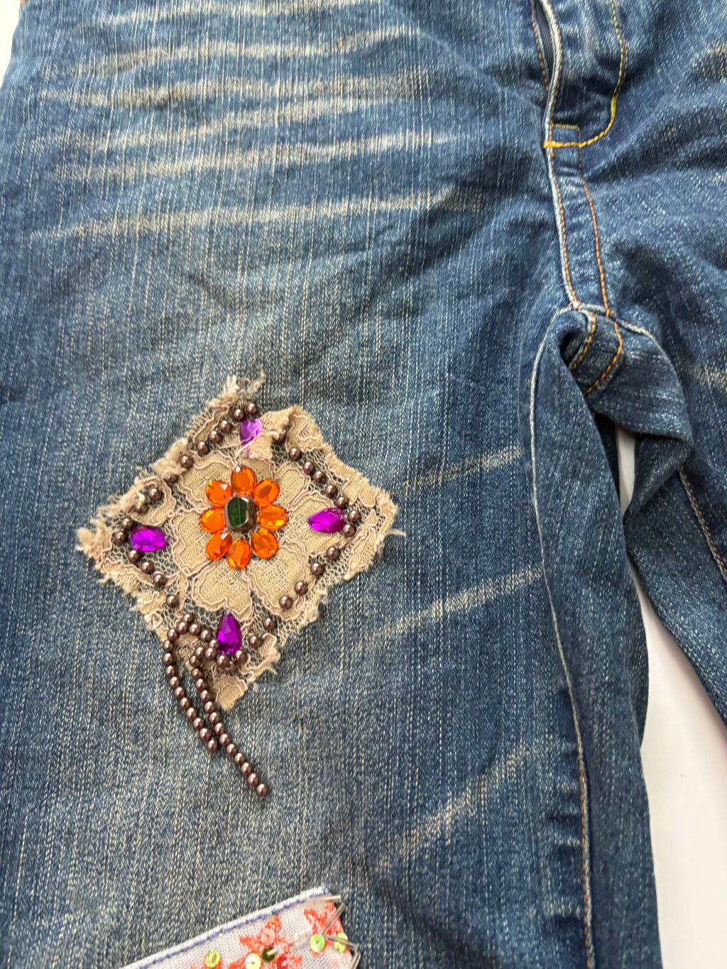 MIYABE gem beaded floral low rise jeans(30 inch)
