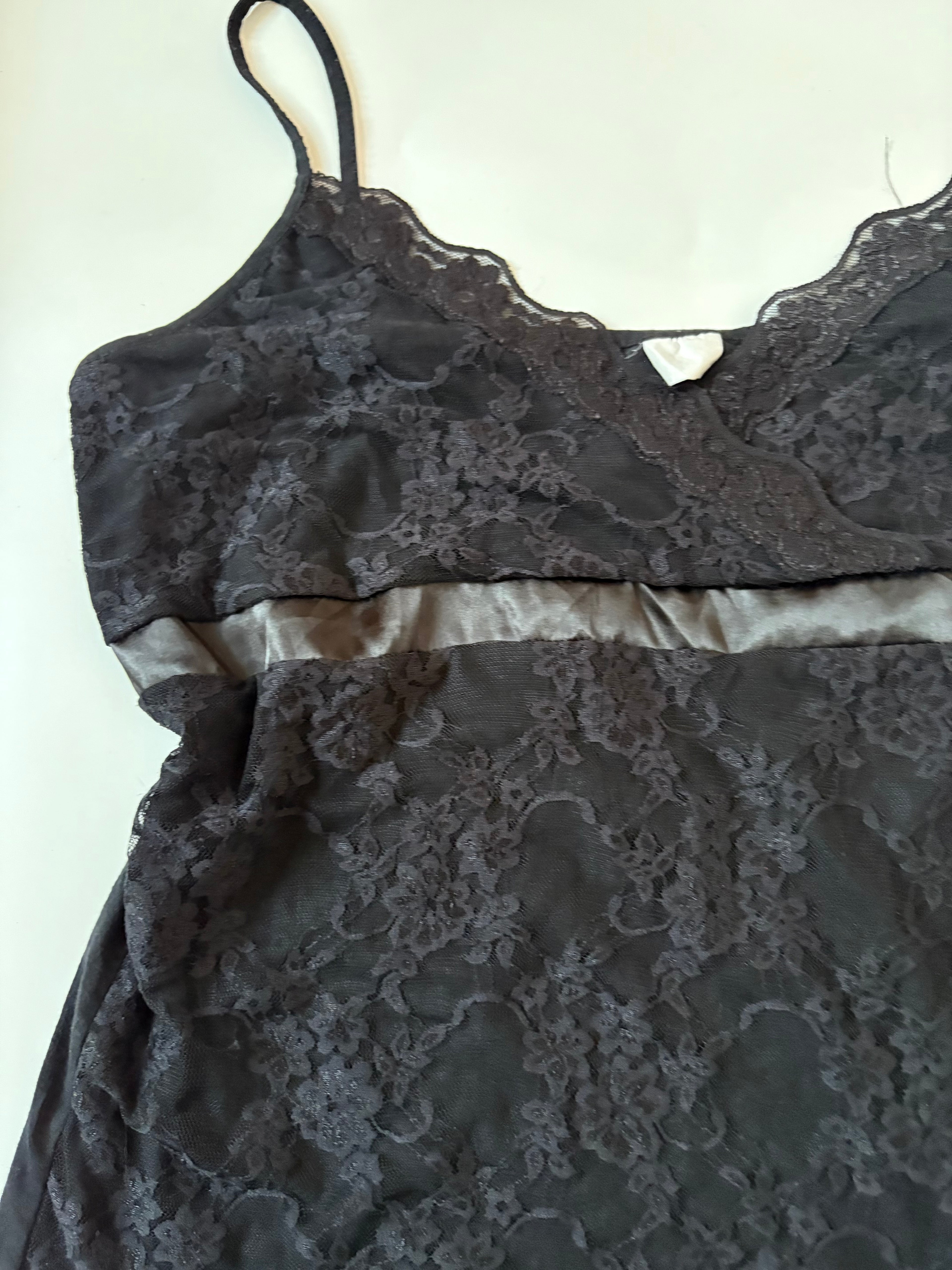black lace cami top ( 40-44inch)