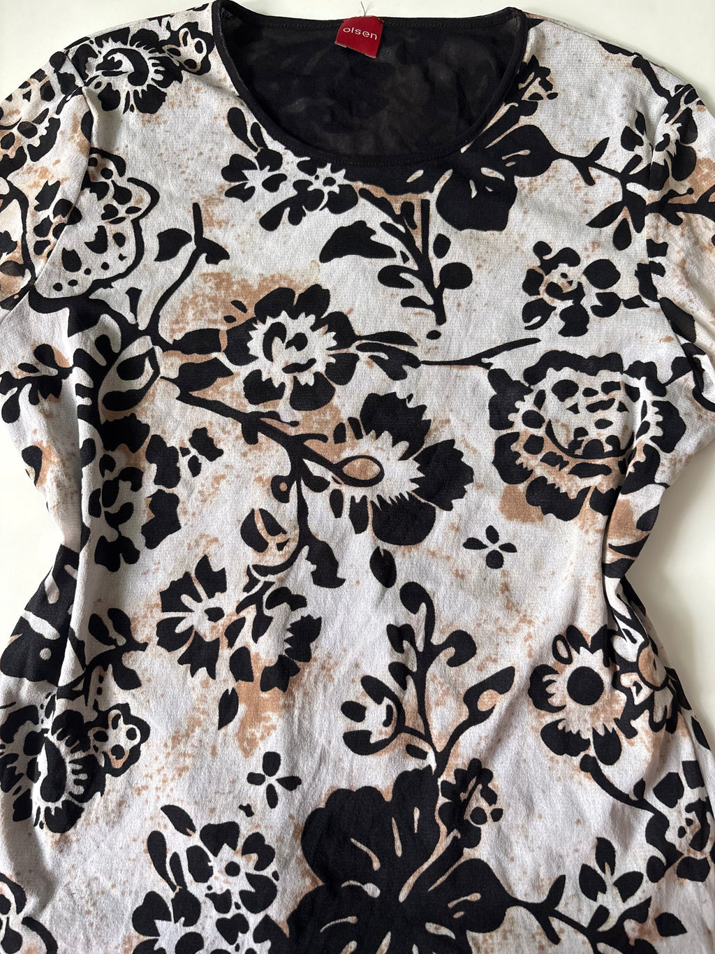 OLSEN floral white top(38-40 inch)