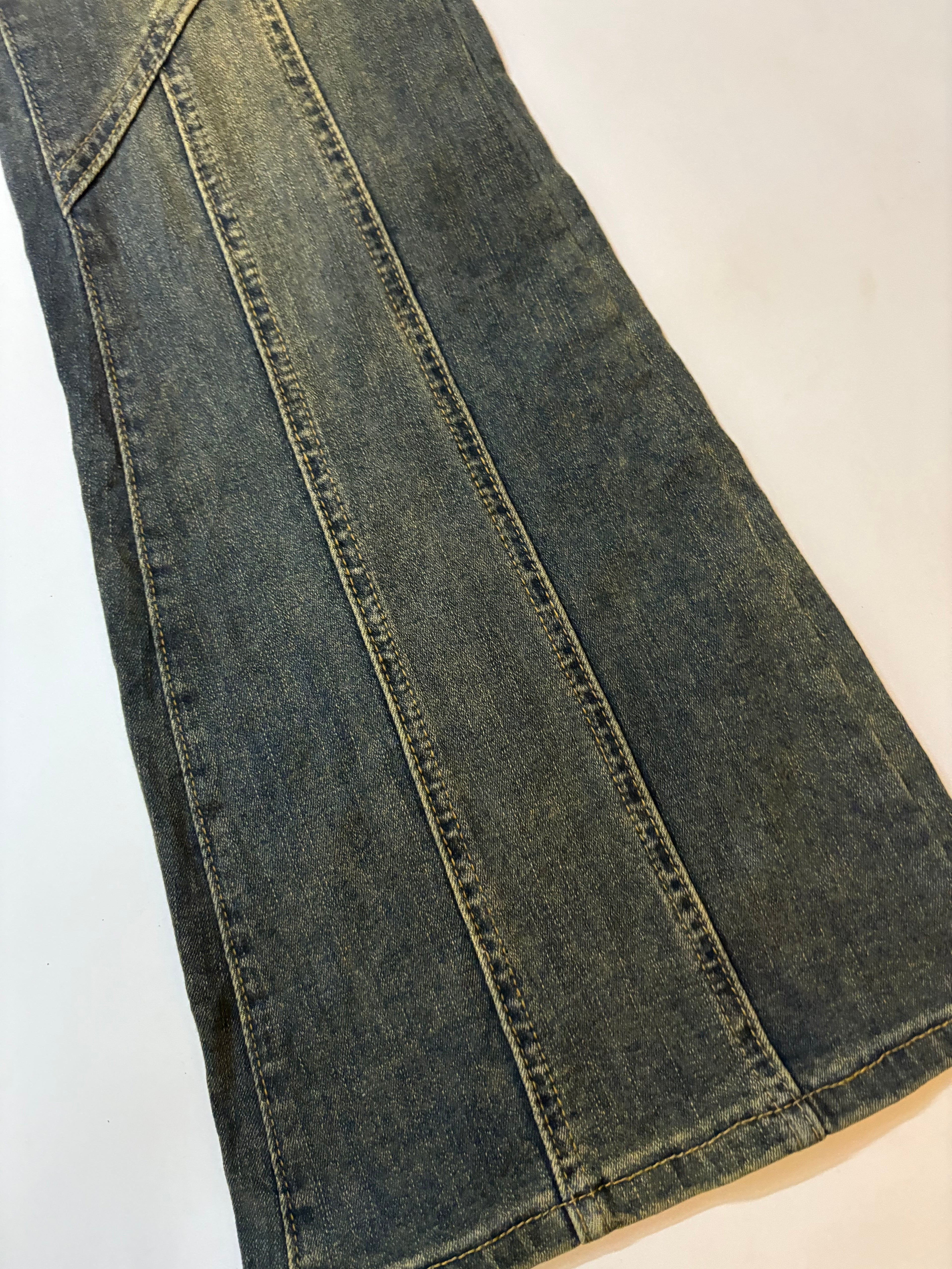 Stripped mid rise jeans(30 inch)
