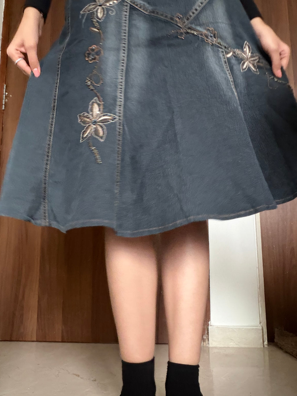 Beaded floral denim skirt(30 inch)