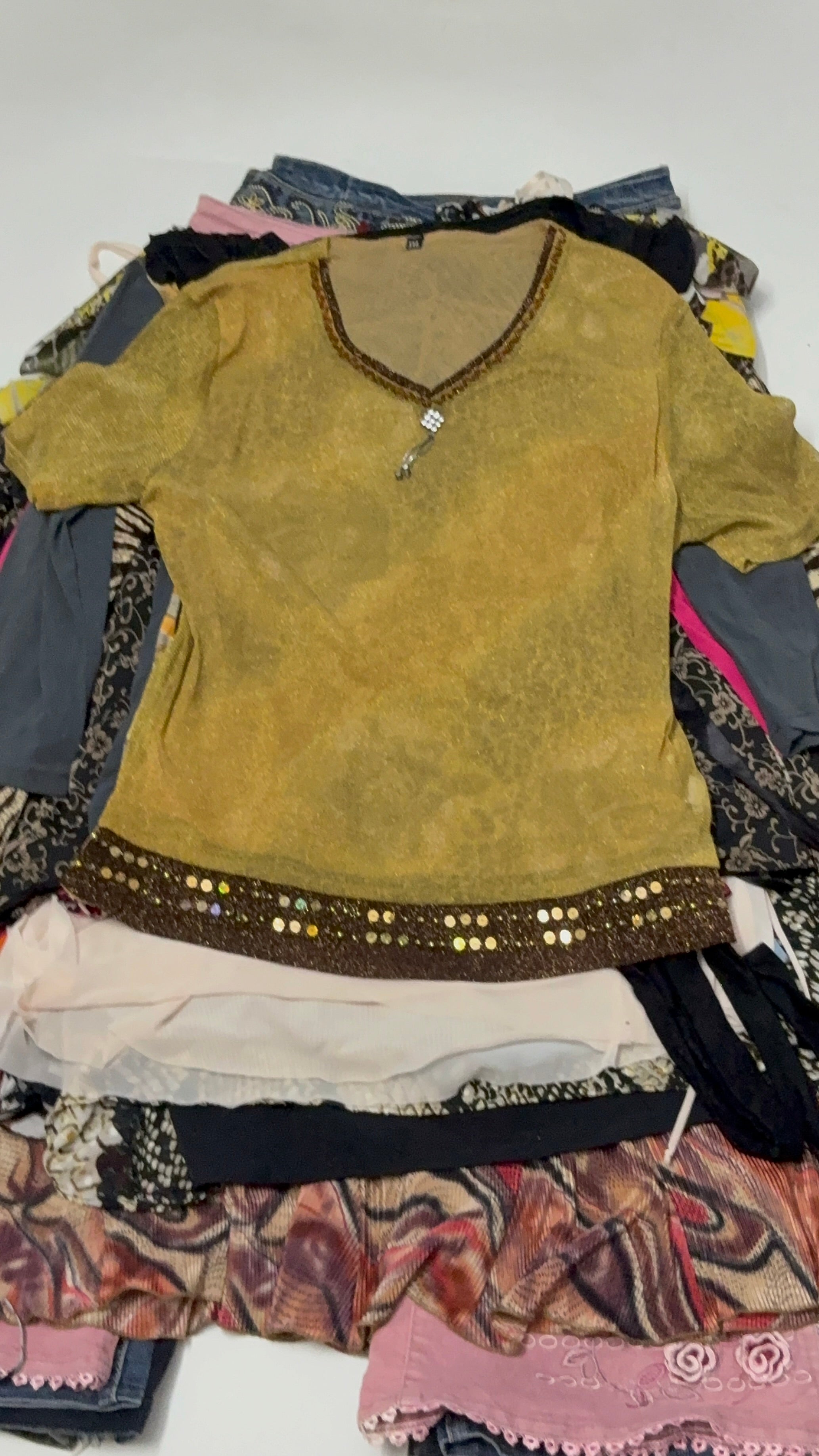 V-neck golden top(38)