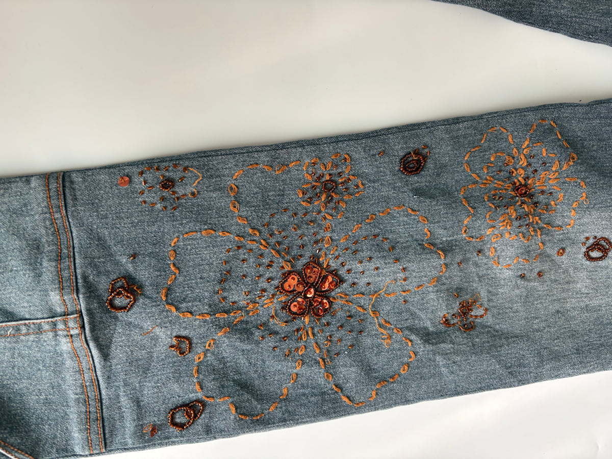 Beaded floral mid rise jeans(30inch)