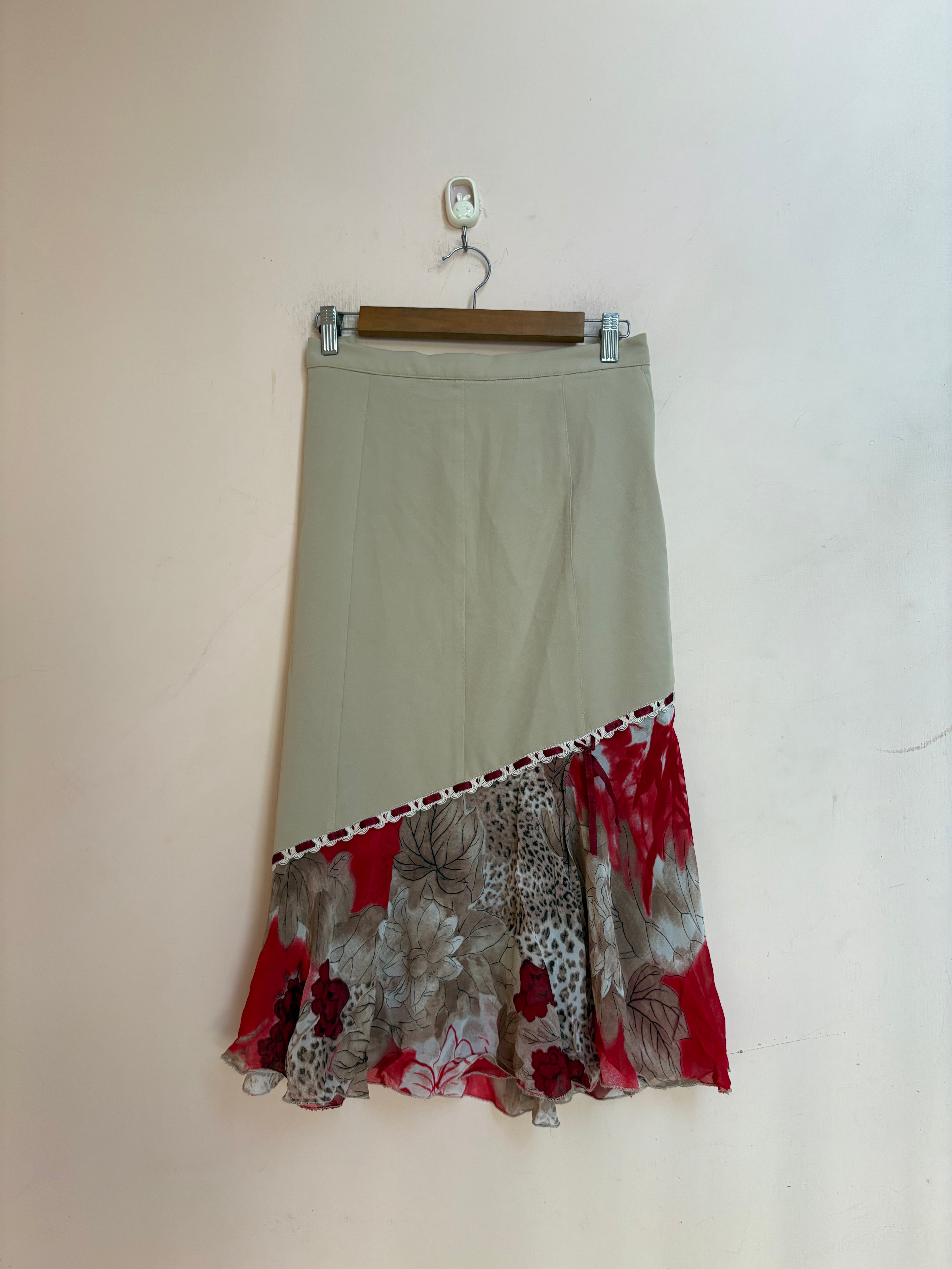 Beige floral skirt half printed(32 inch)