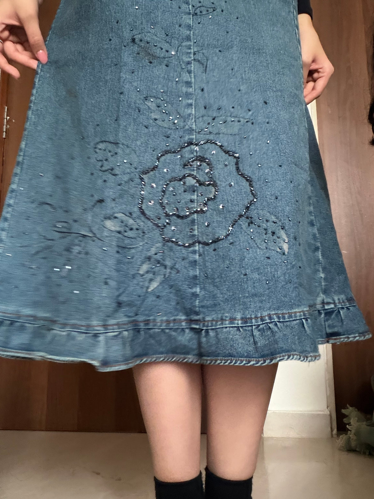 Beaded rose denim skirt(30-32 inch)