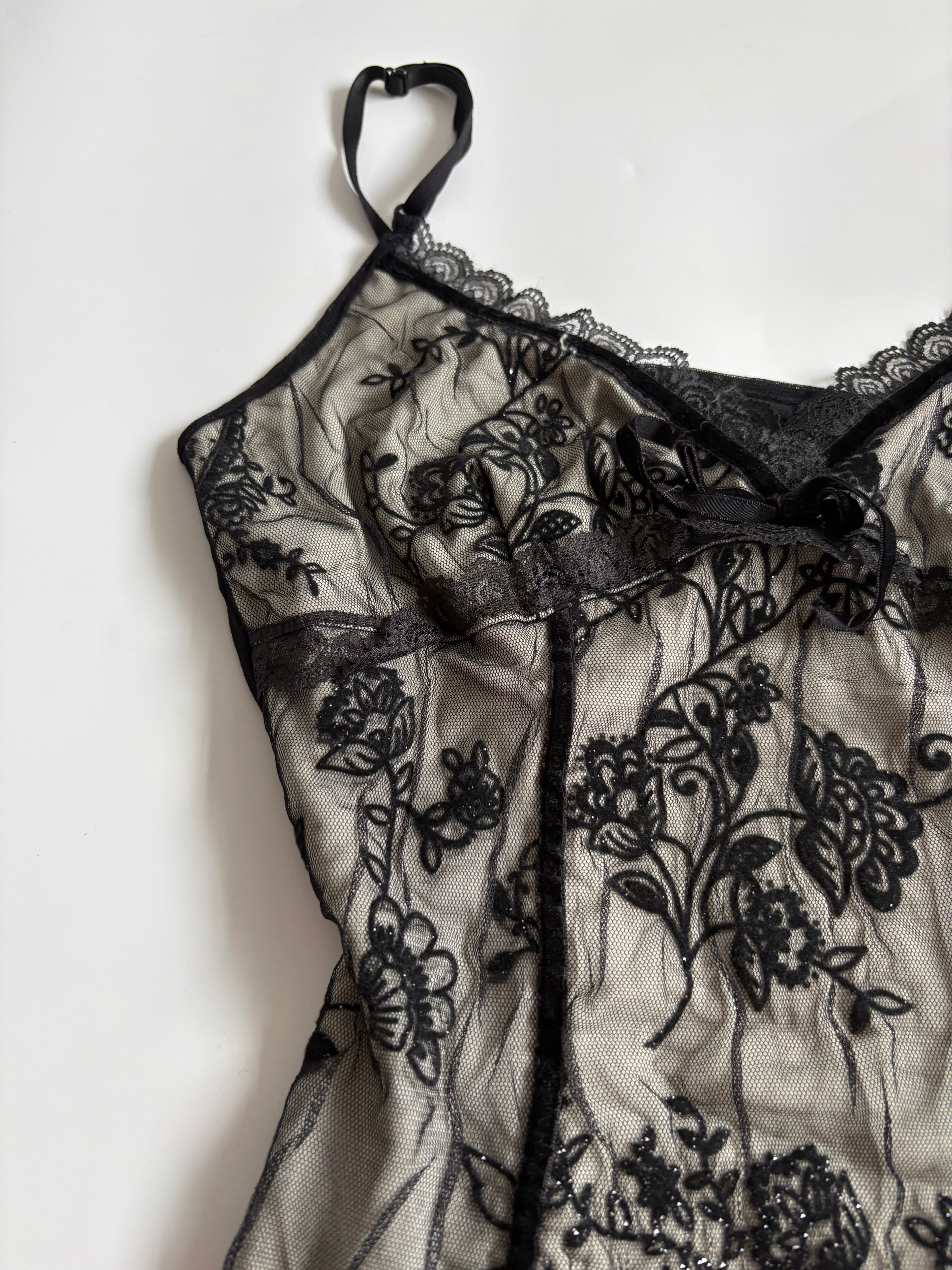 whimsigoth white top (34inch)