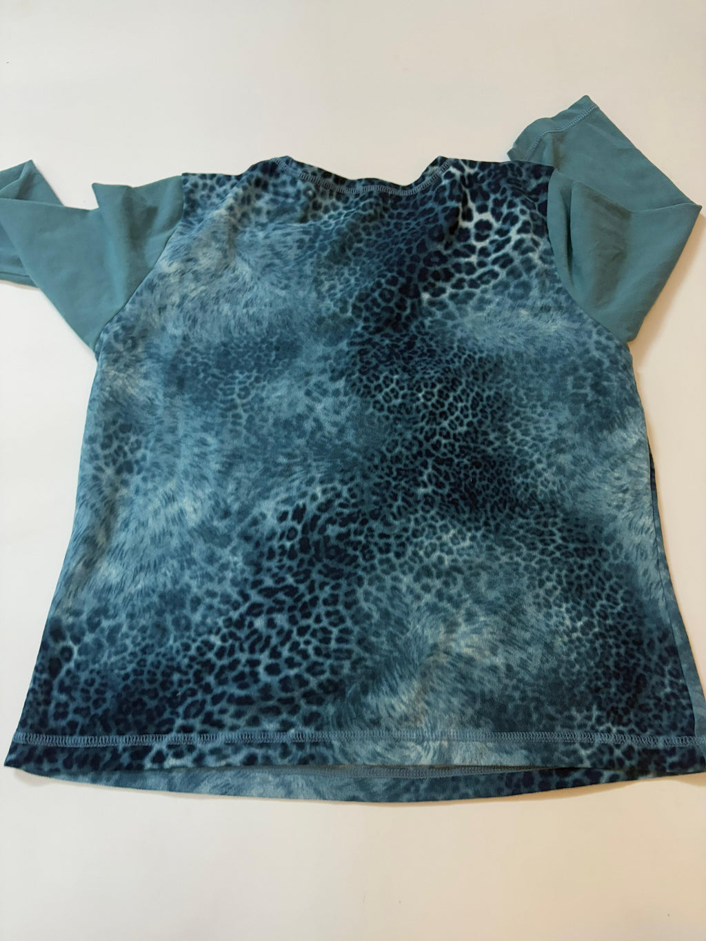 2Dimension cheetah blue top(38-42 inch)