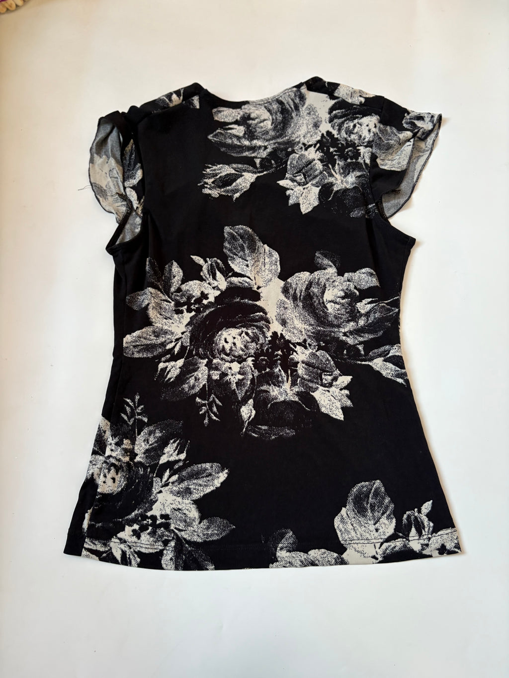 v neck floral black top ( 36inch)
