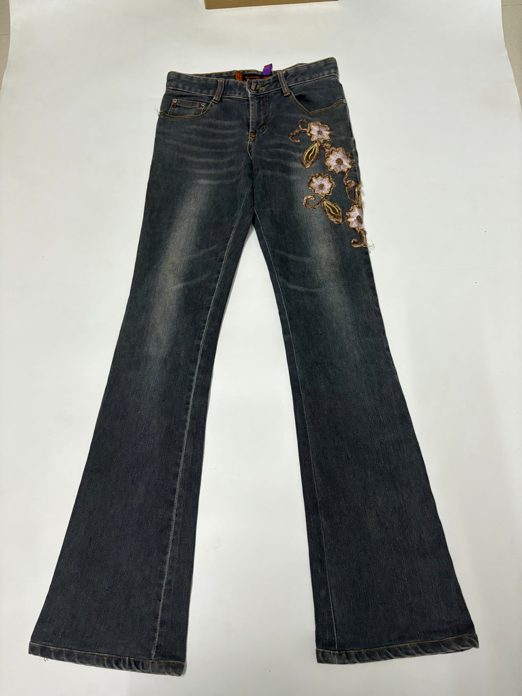 Sen Bao Long floral embroided jeans (w-27 inch)