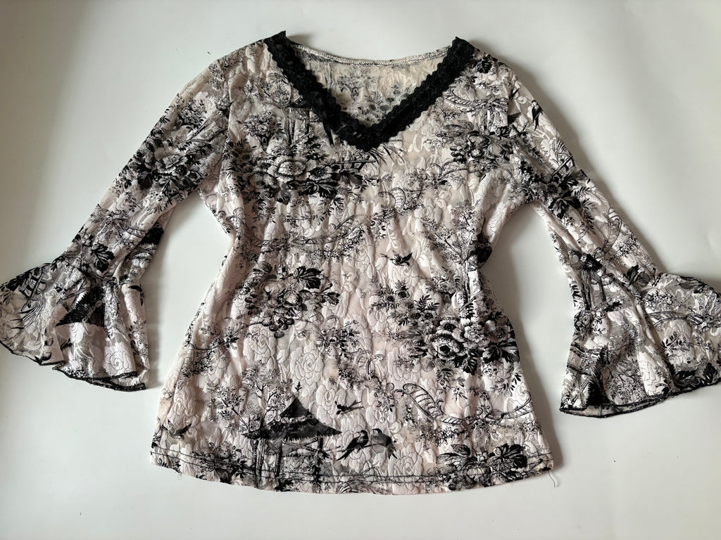 bell sleeves v neck white top (38-40inch)