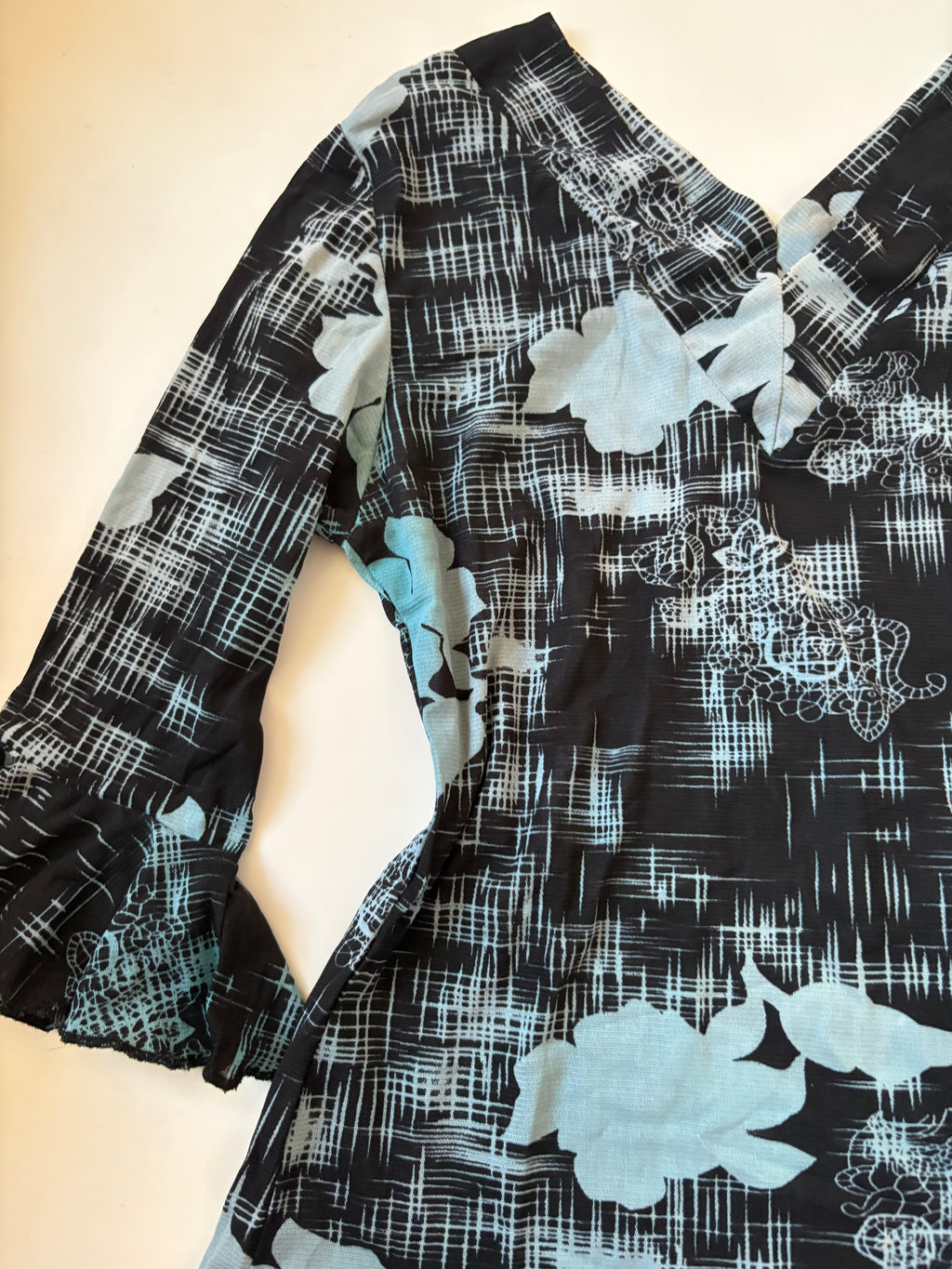 v neck blue top ( 36-38inch)