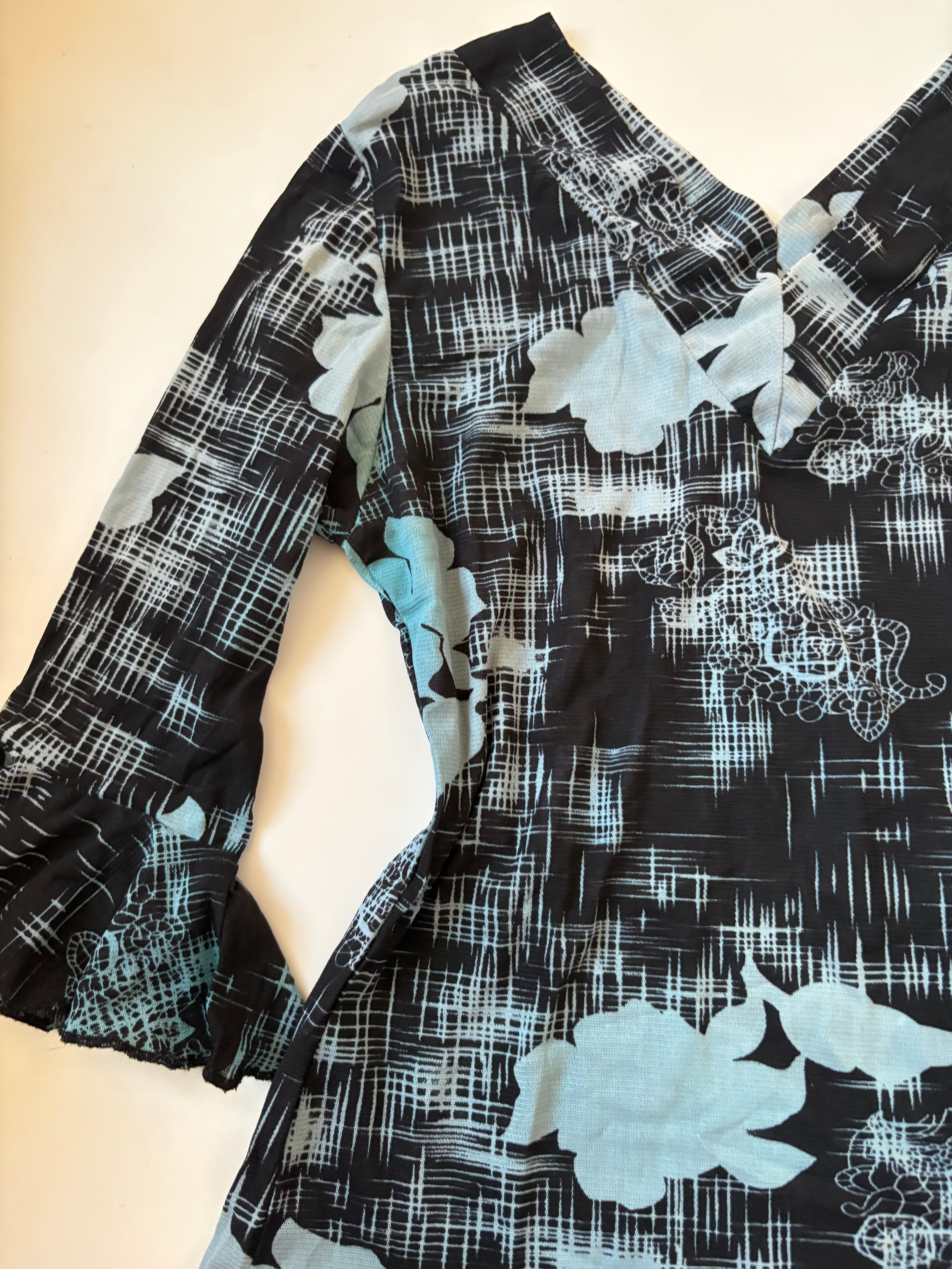 v neck blue top ( 36-38inch)