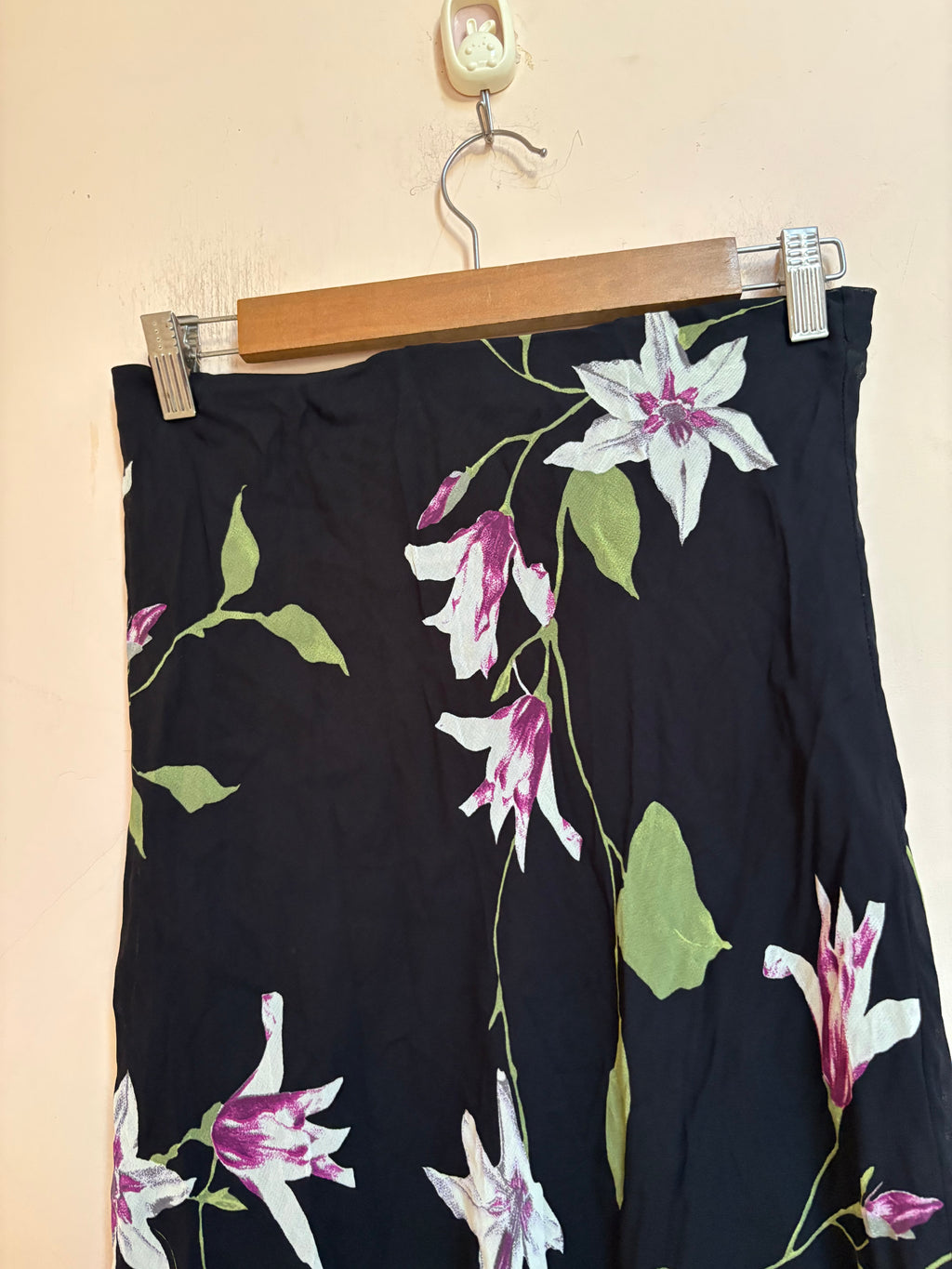 Black lily floral skirt(28-32 inch)