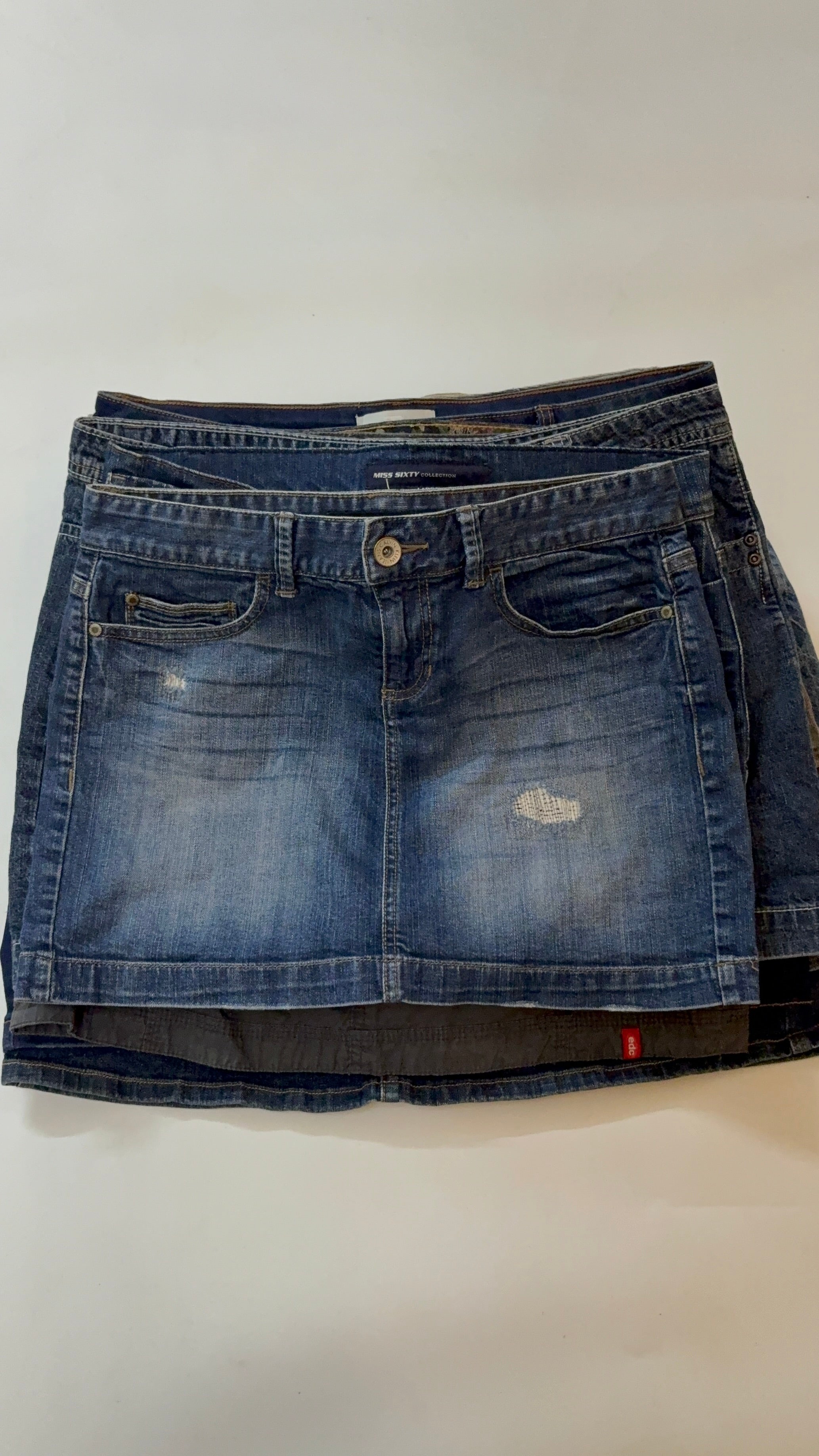 CALVIN KLEIN mini skirt(32 inch)