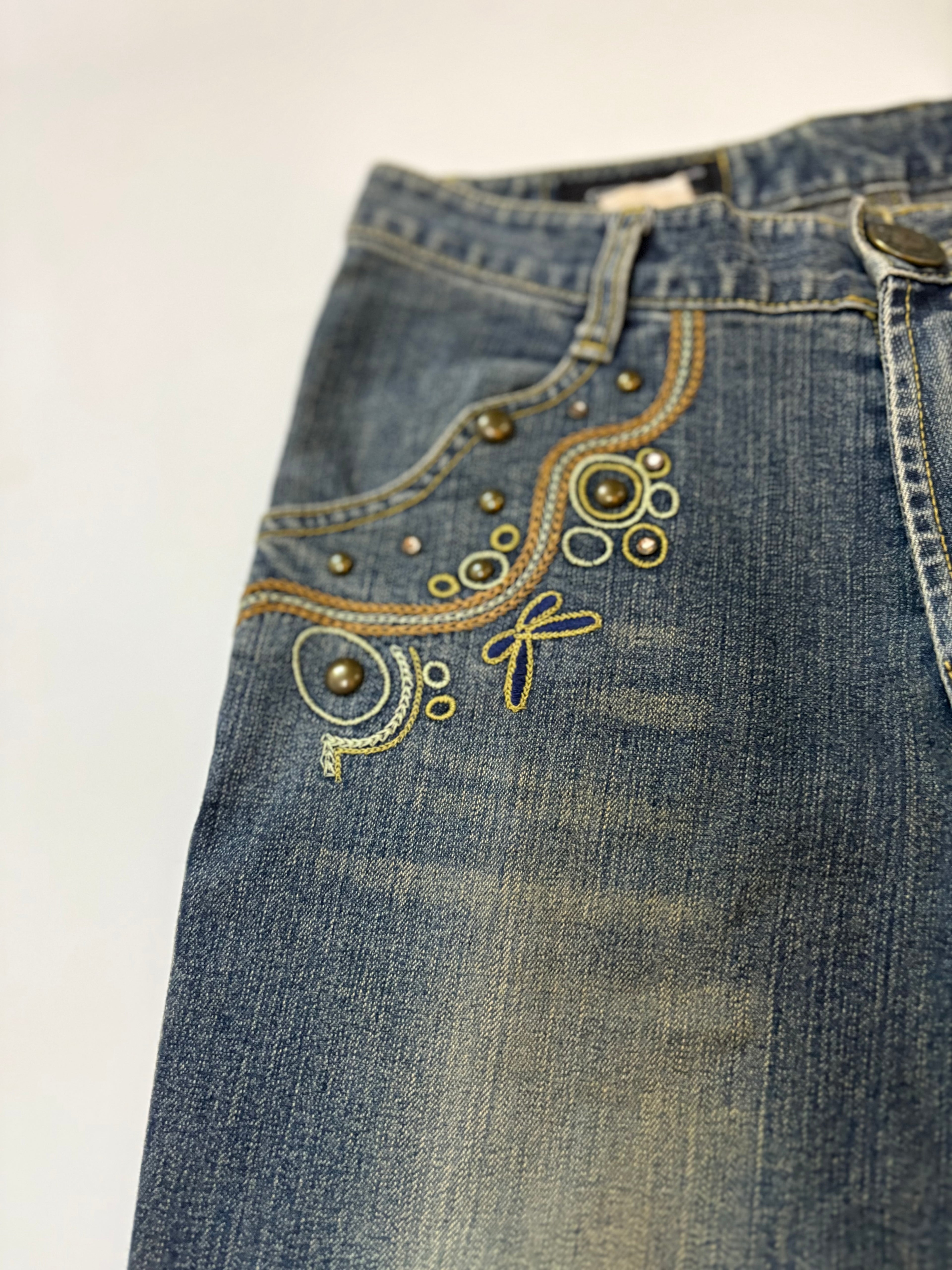 embroidered low rise jeans (28inch)