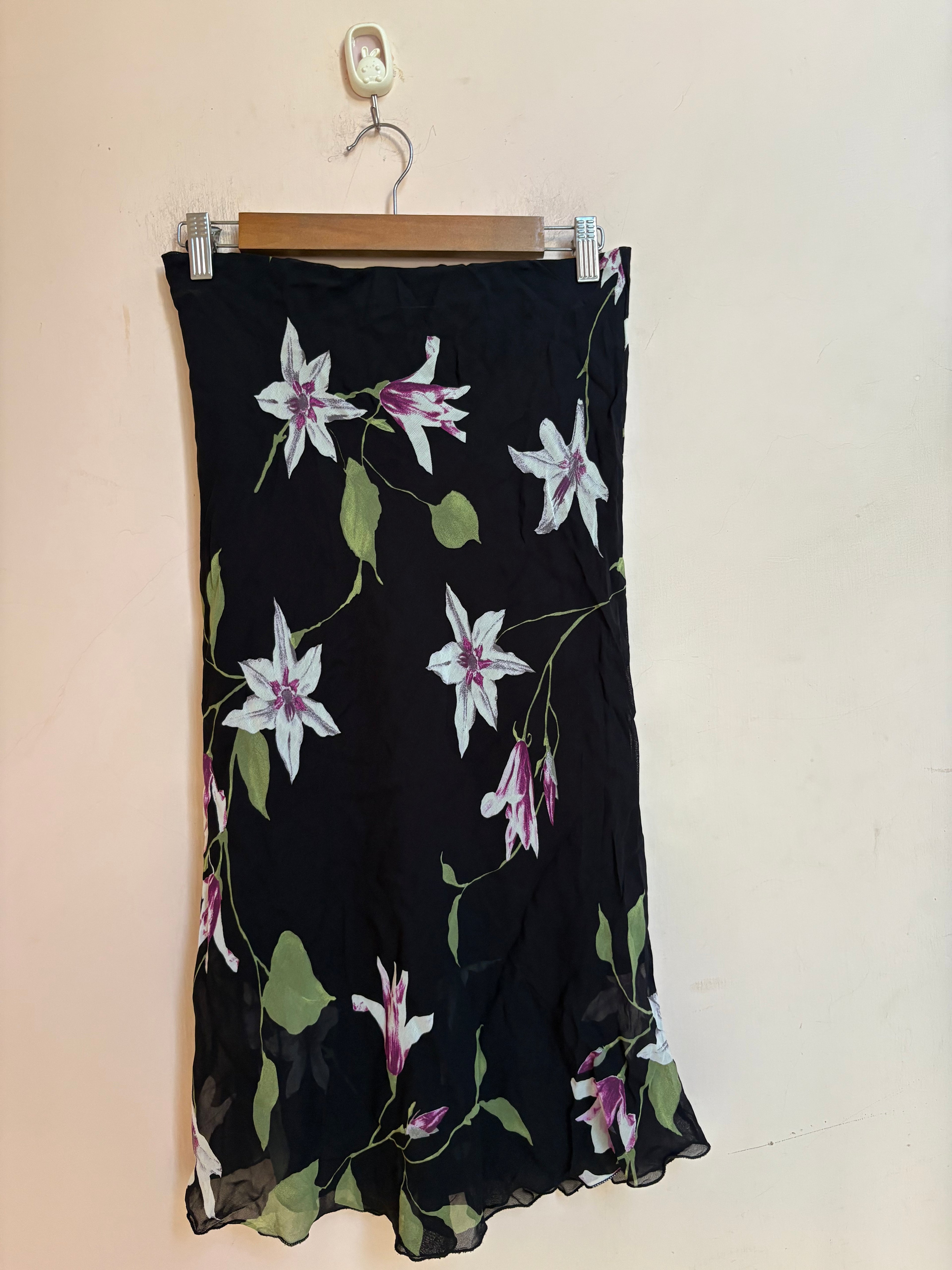 Black lily floral skirt(28-32 inch)