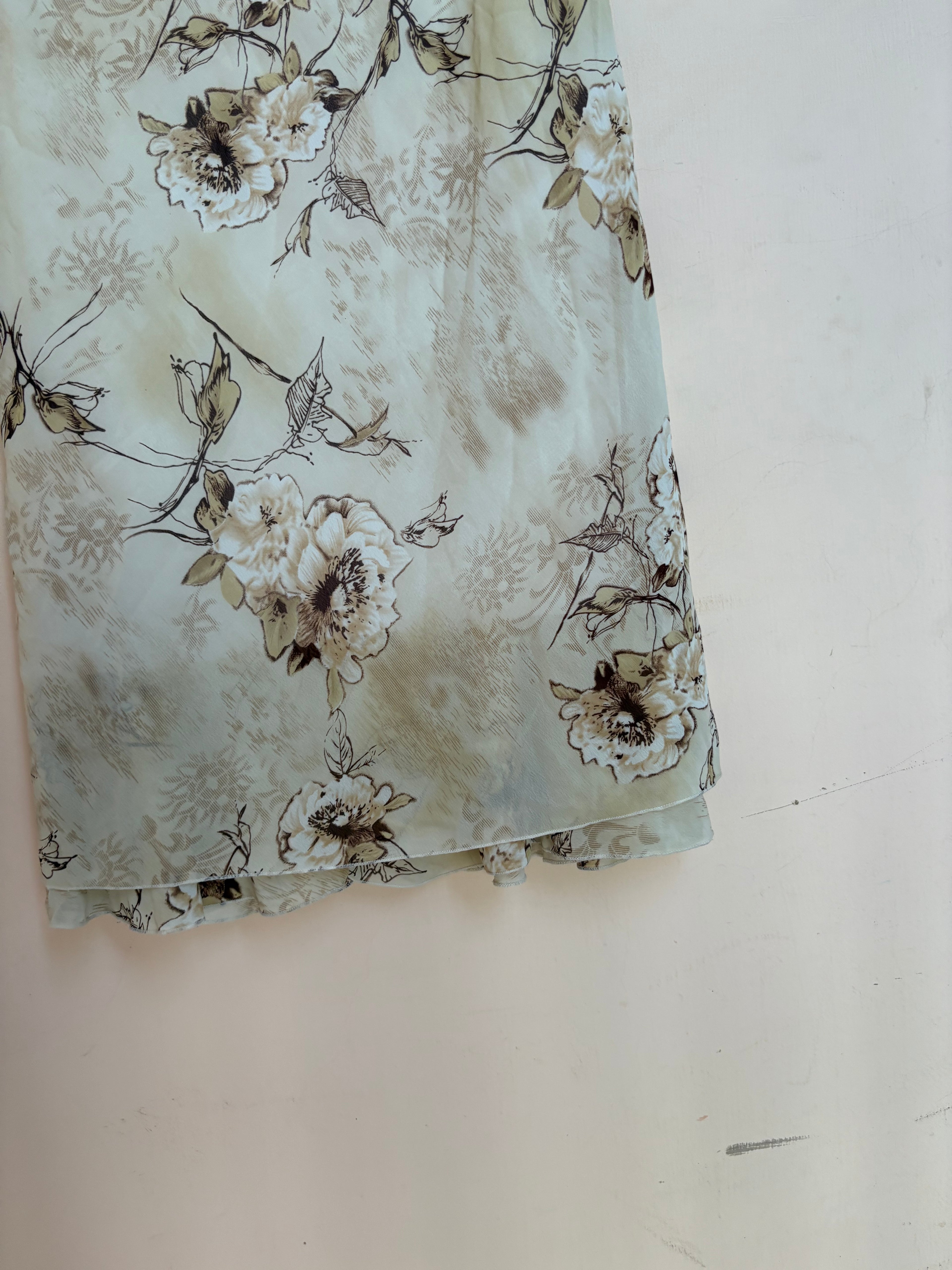 Beige floral skirt(32-36 inch)