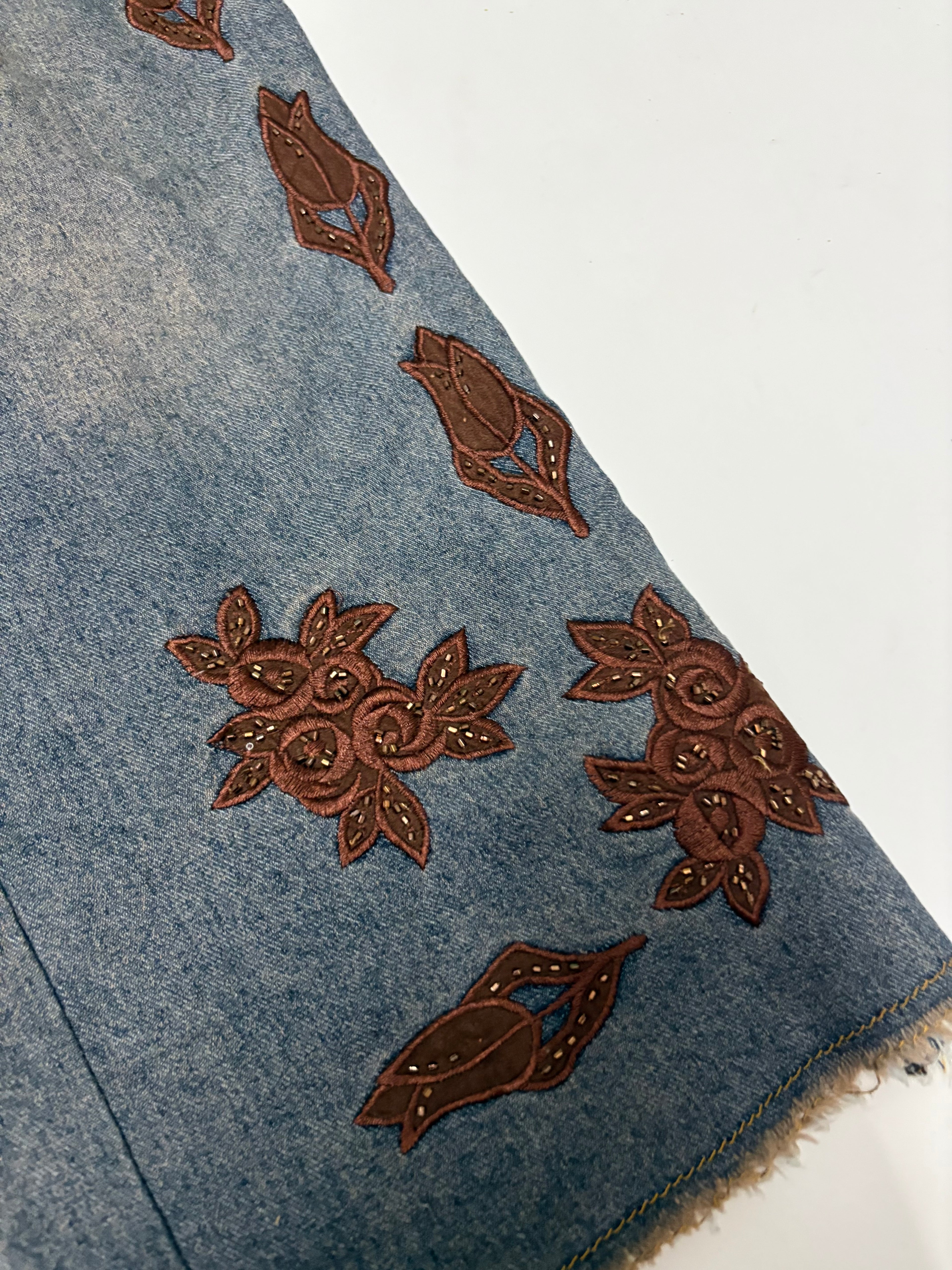 Hey y2k floral embroided jeans (w-26inch)