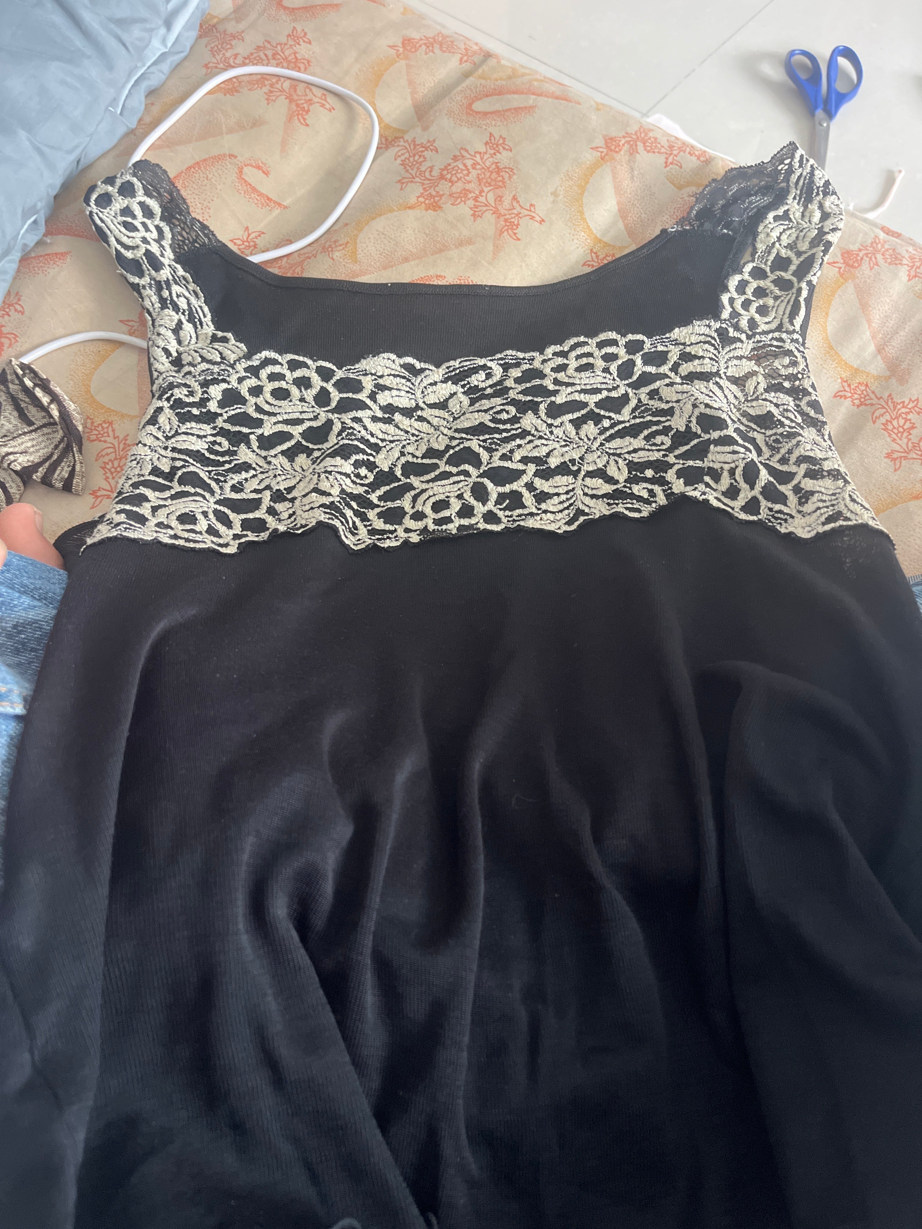 Black lace border cami top(40inch)