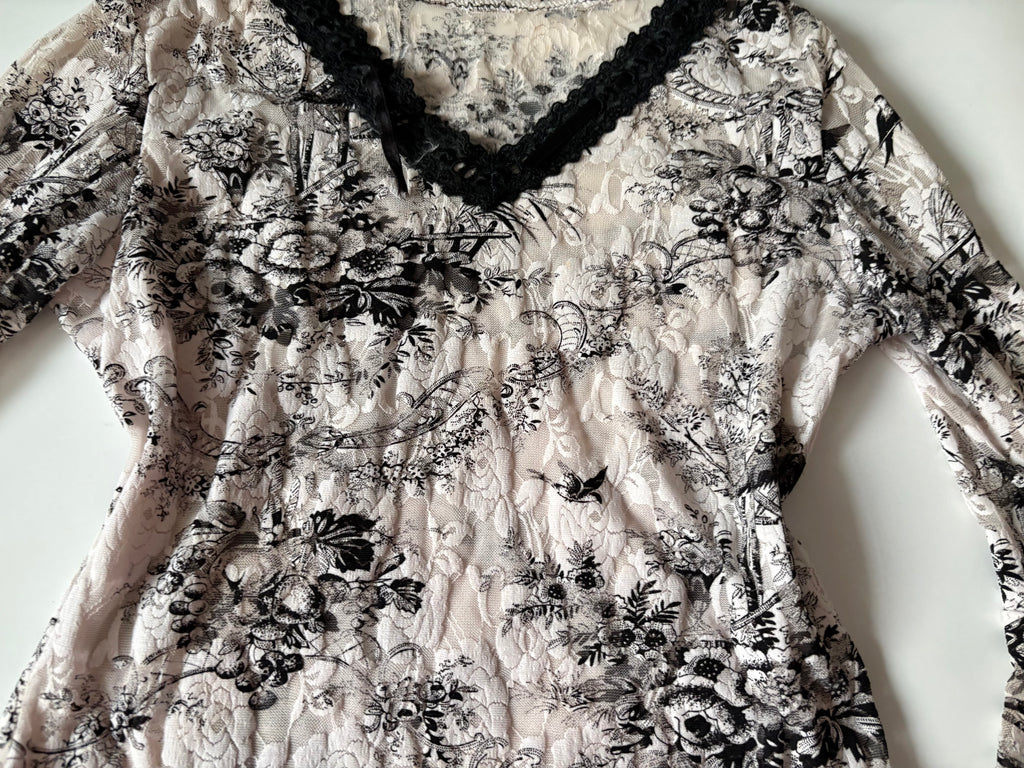 bell sleeves v neck white top (38-40inch)