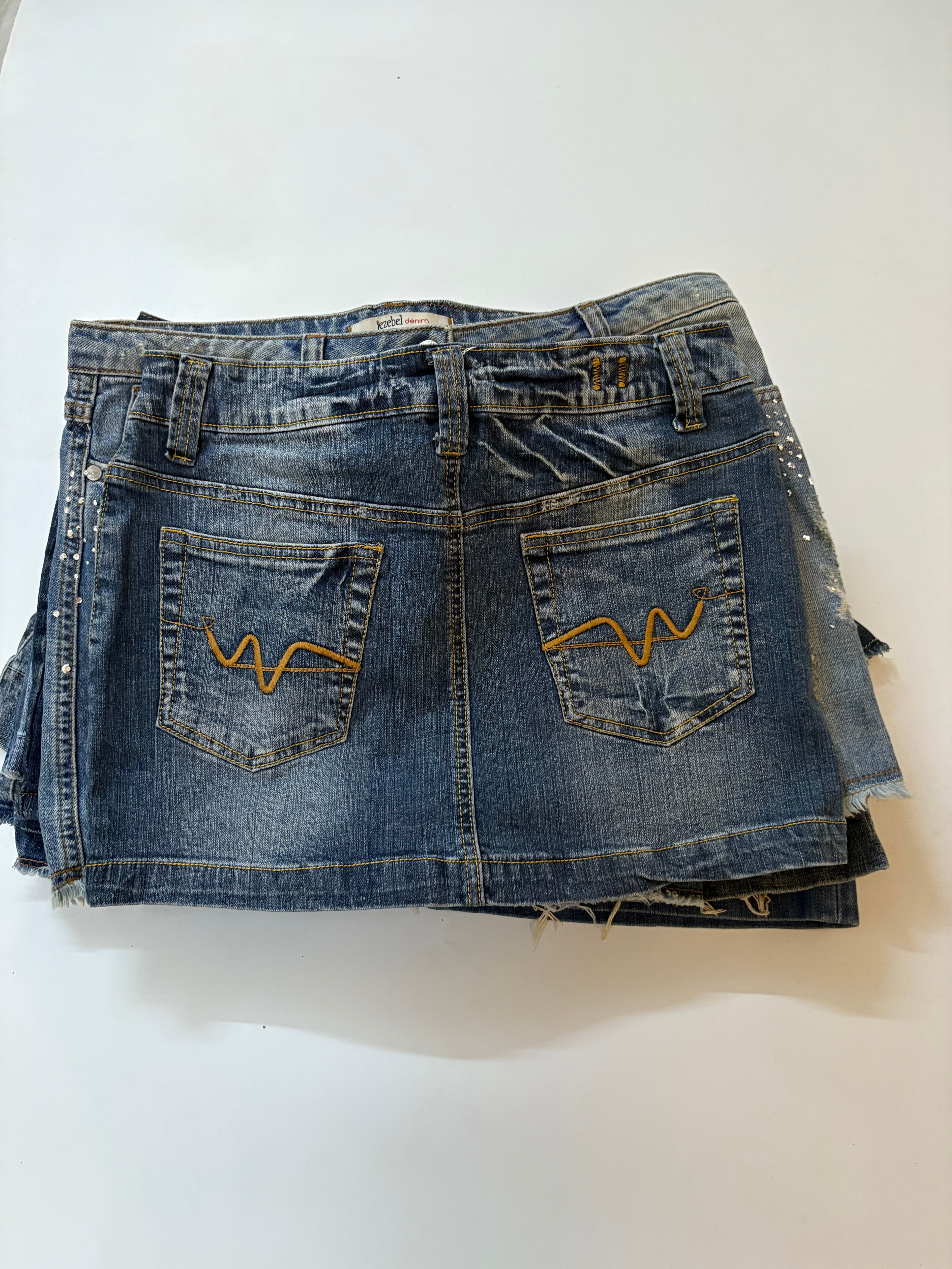 Double button mini skirt(32 inch)