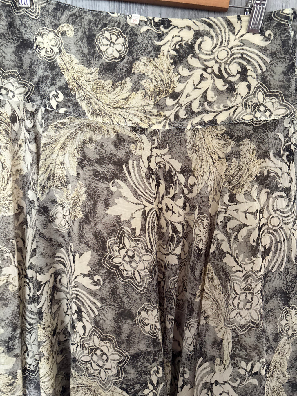 Greenish floral skirt(32 inch)