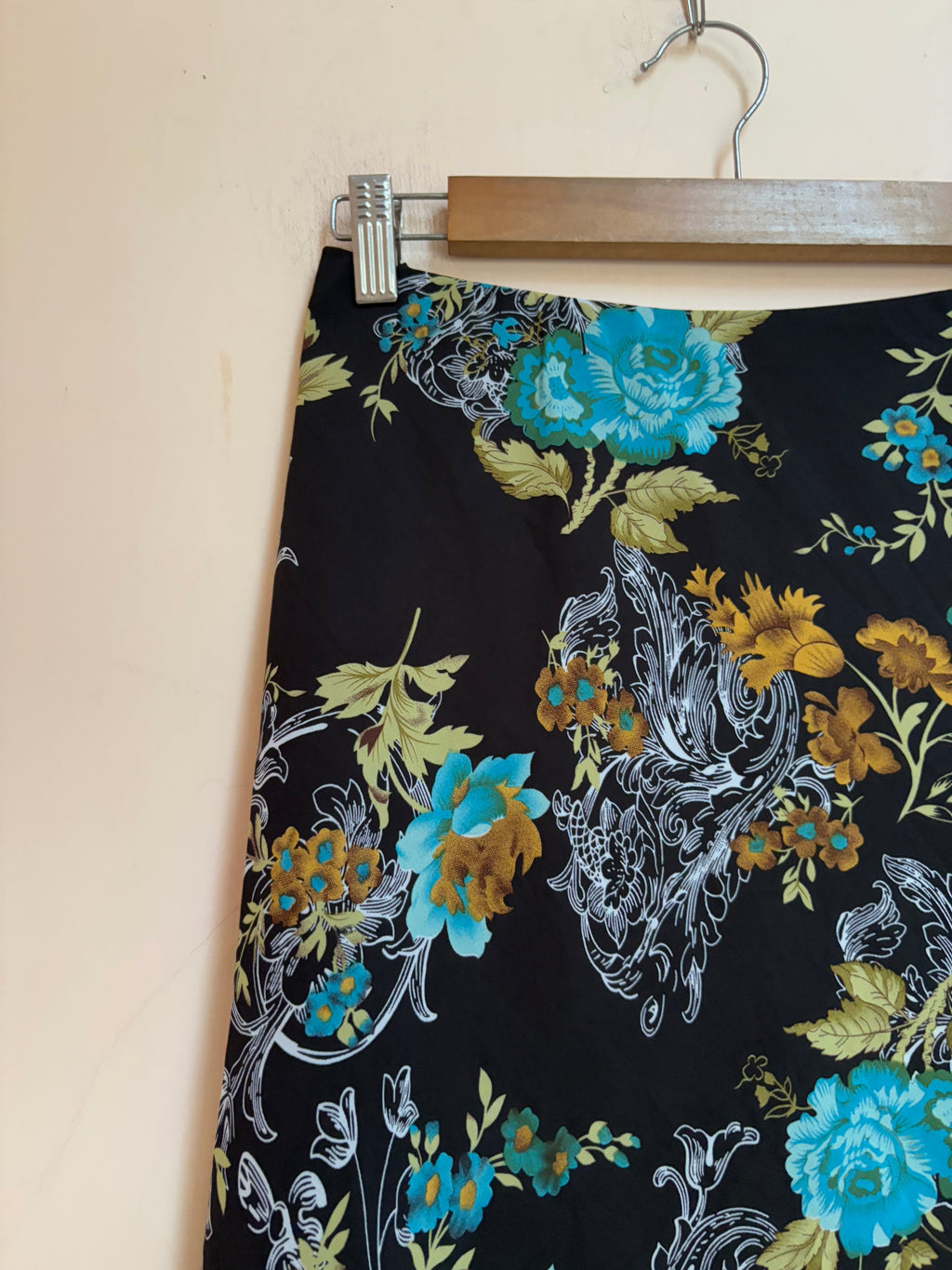 Black floral skirt(30-40inch)