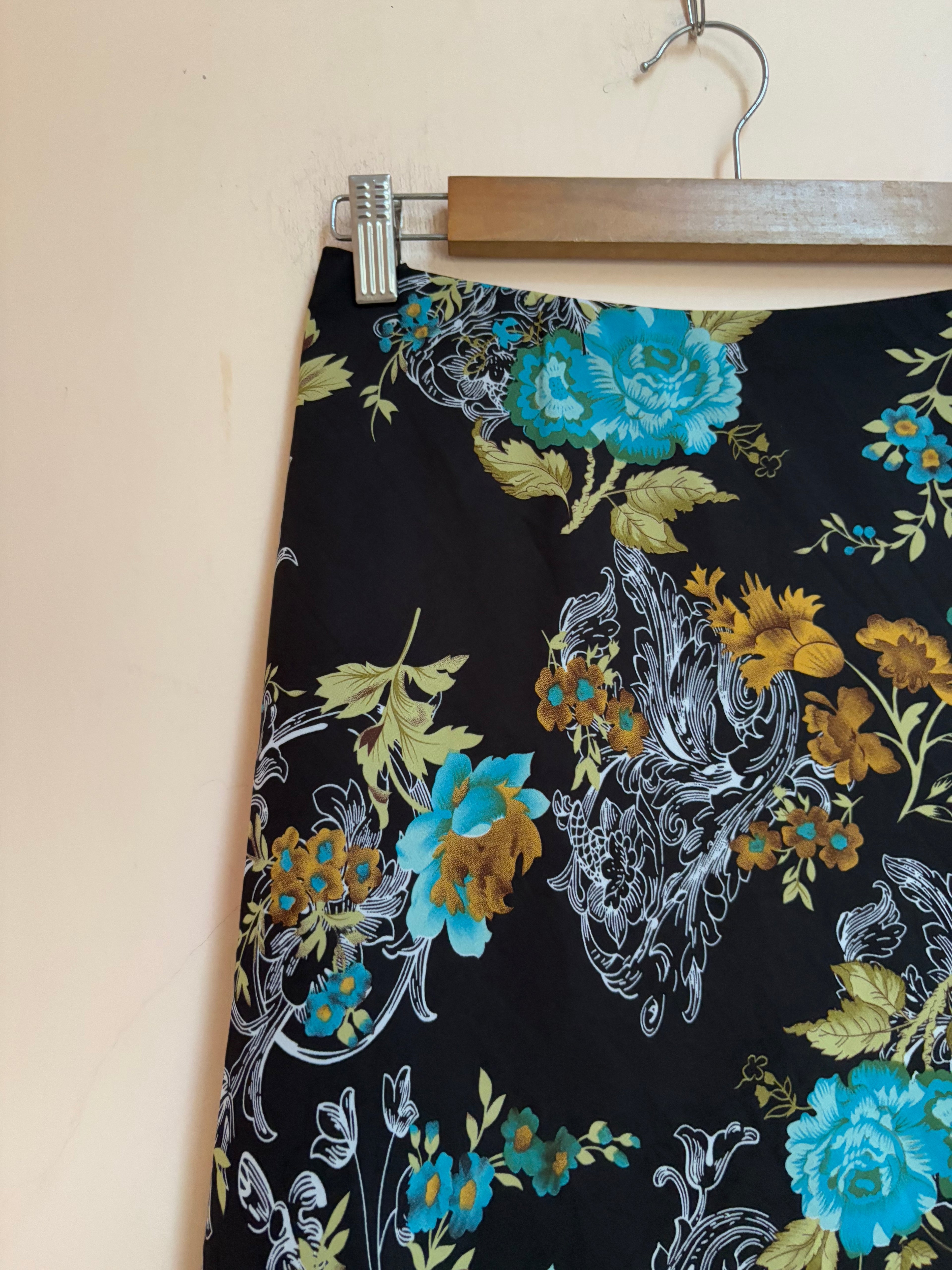 Black floral skirt(30-40inch)