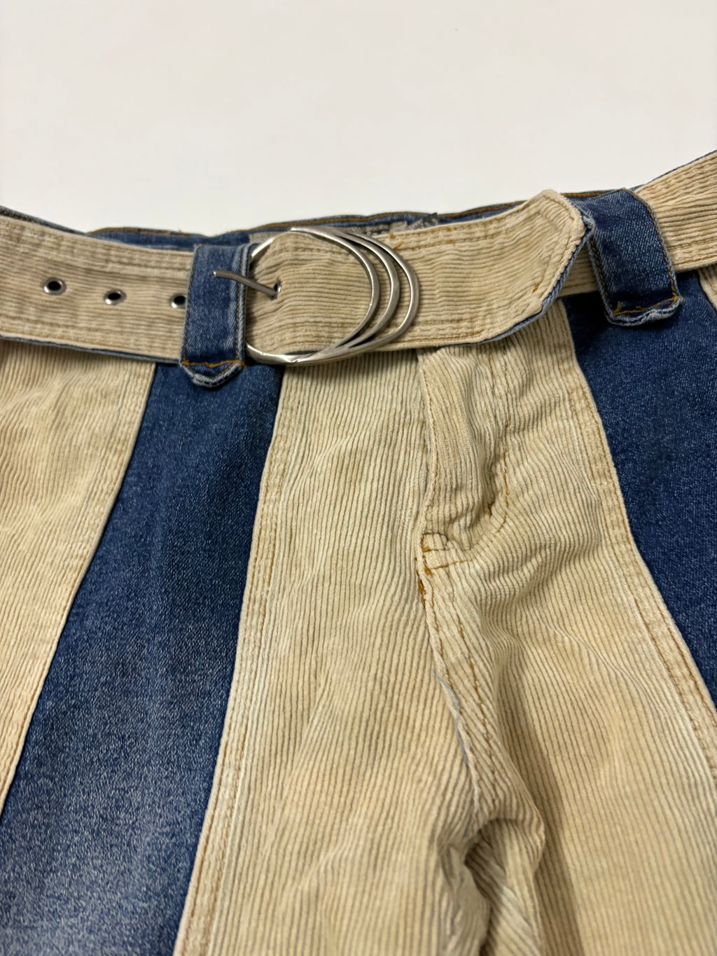 white corduroy belt flared jeans (26-30inch)