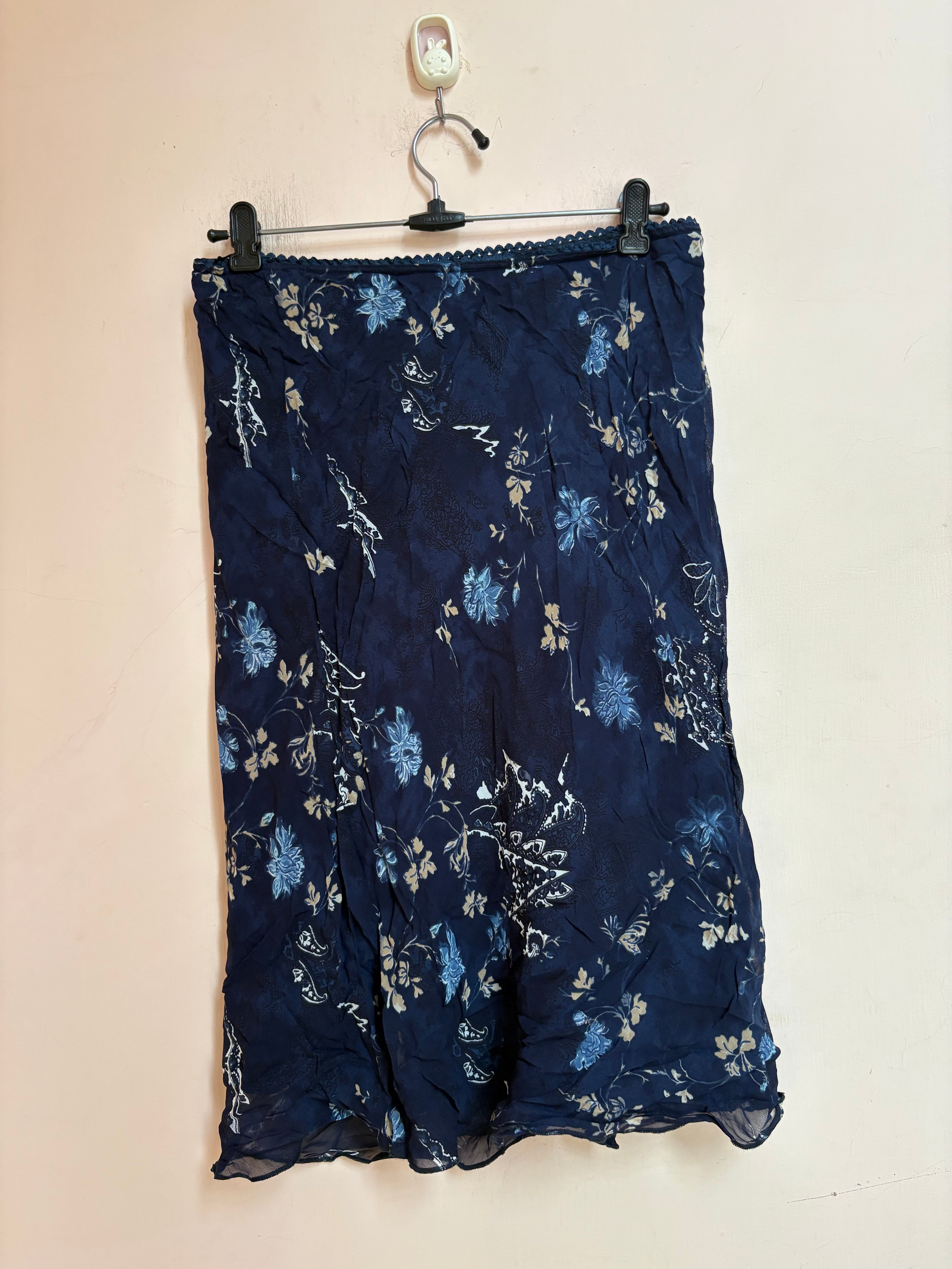 U&F blue floral skirt(36 inch)