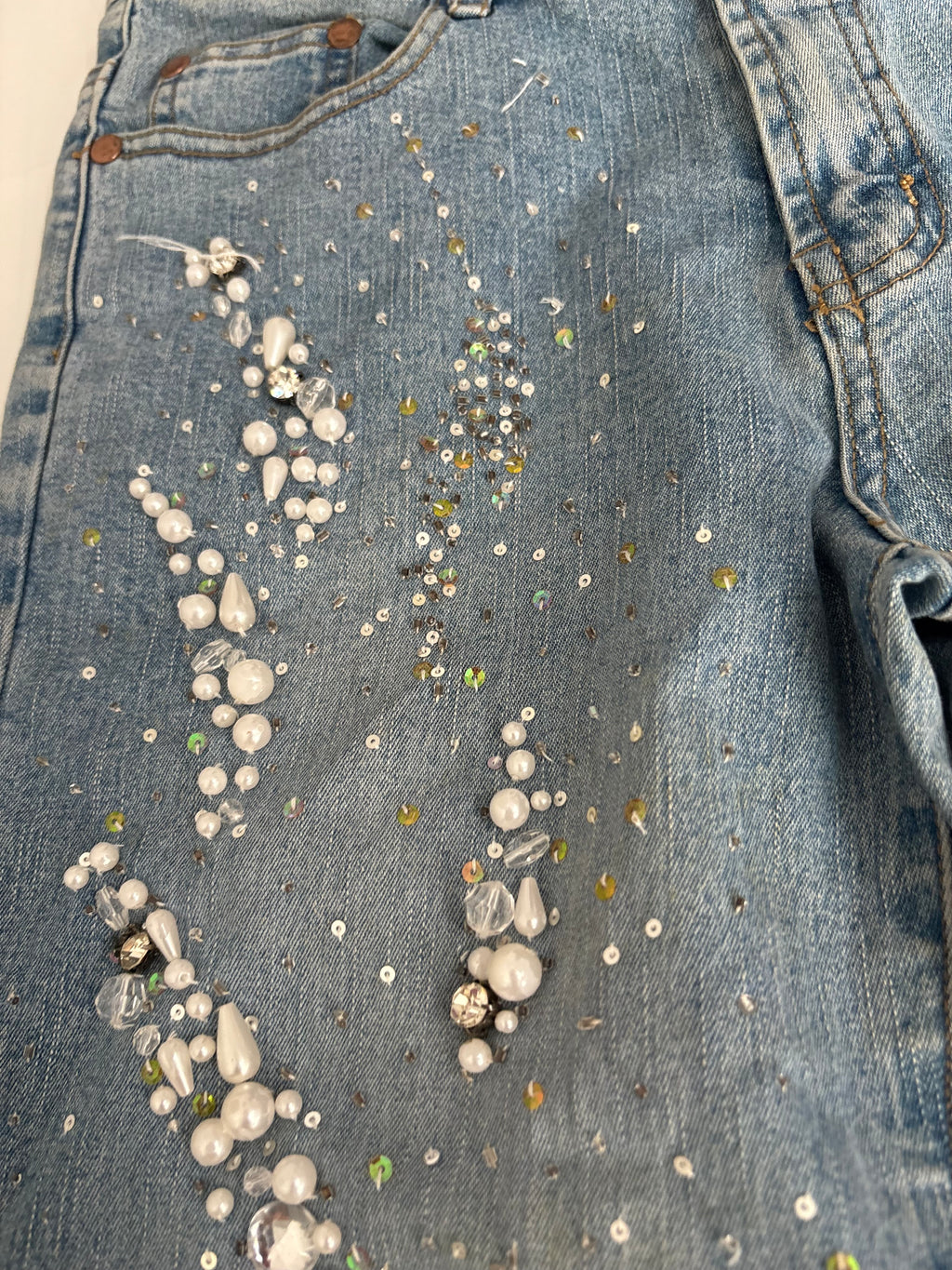 Classic jeans floral beaded low rise jeans(28 inch)