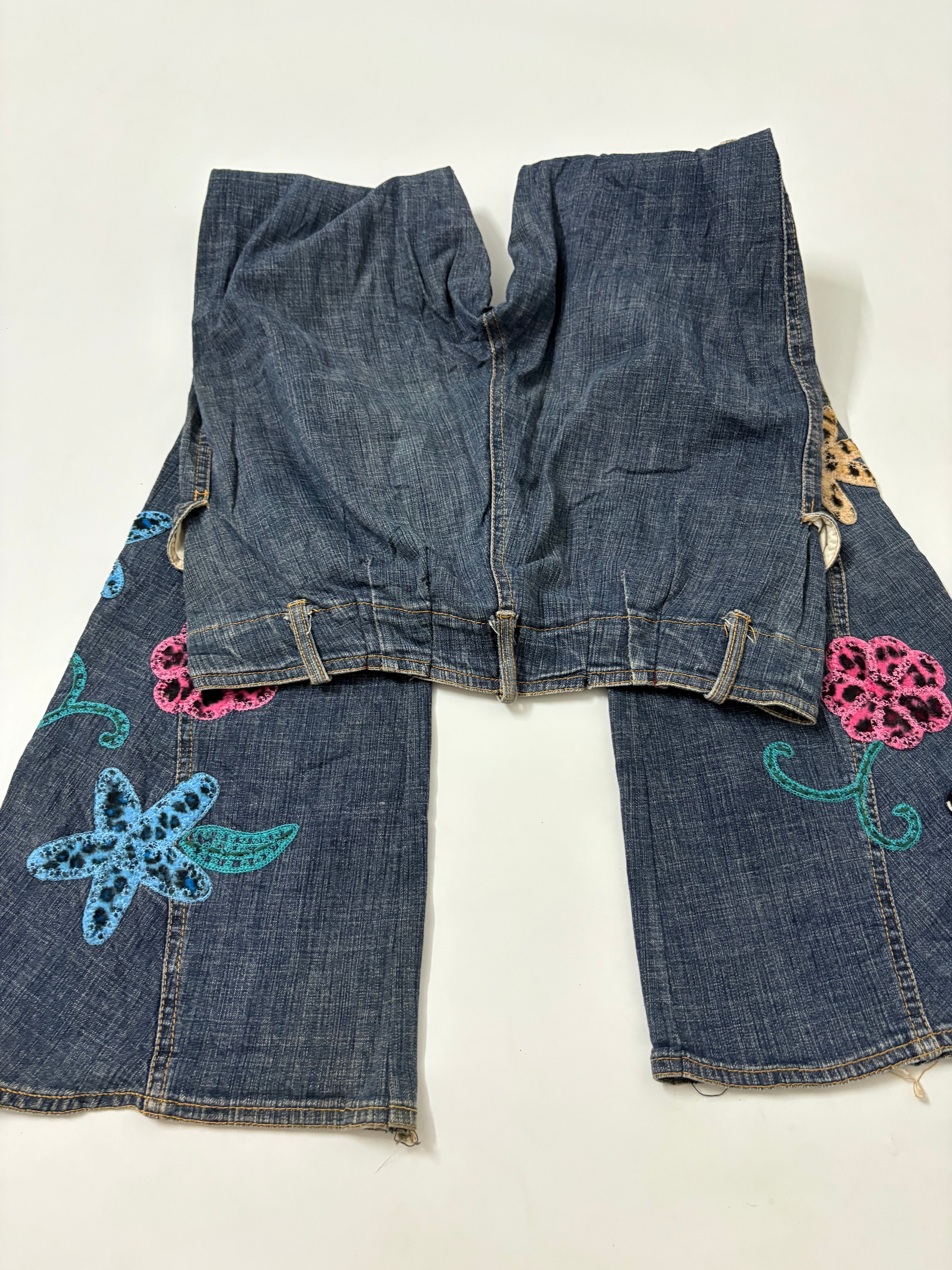 lady bug low rise flared jeans (28inch)
