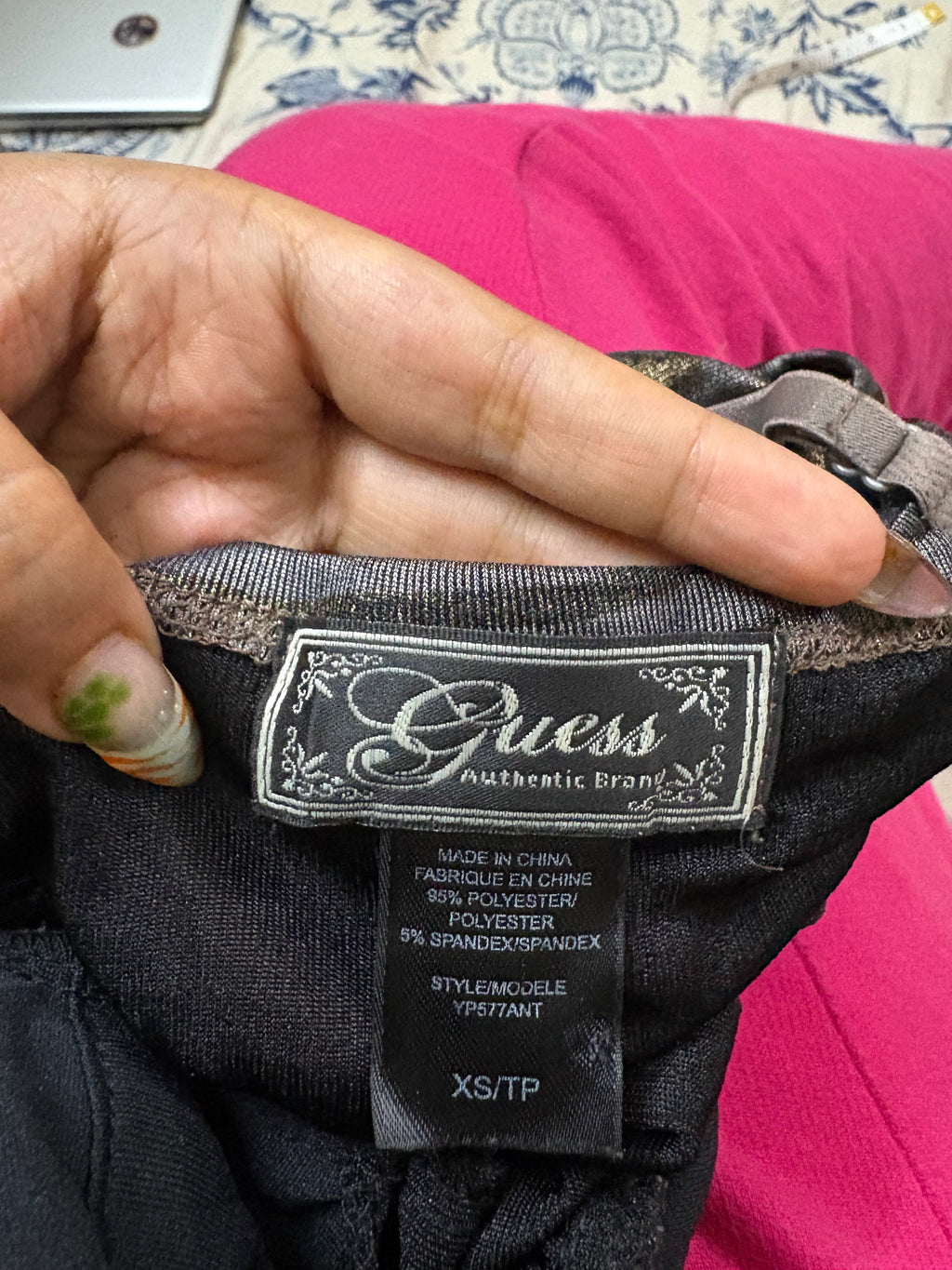 Guess v neck top ( 34inch)