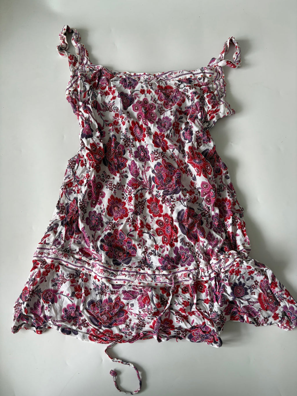 Reddish floral white top(38 inch)