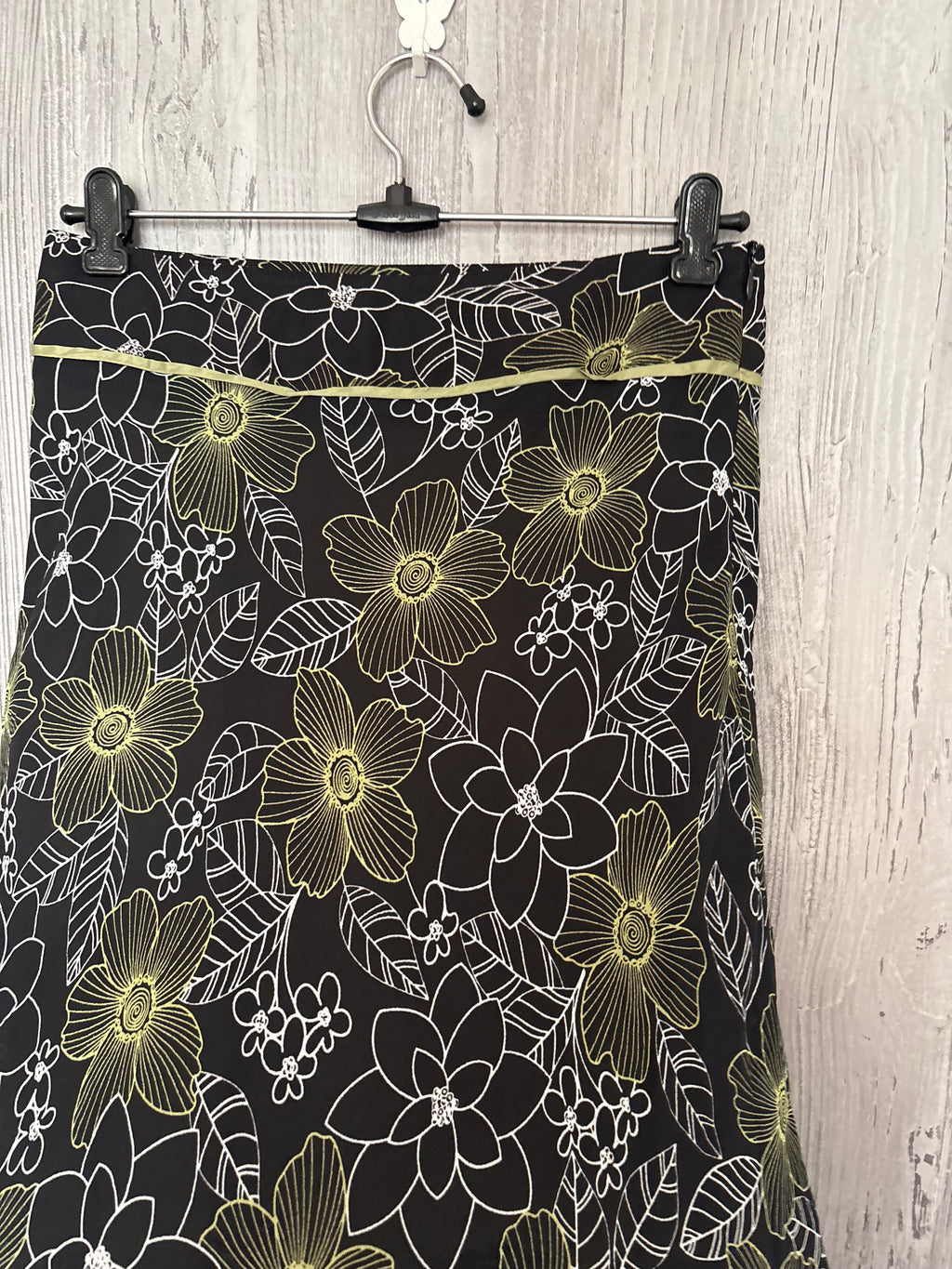 Colori floral green/black skirt(26 inch)