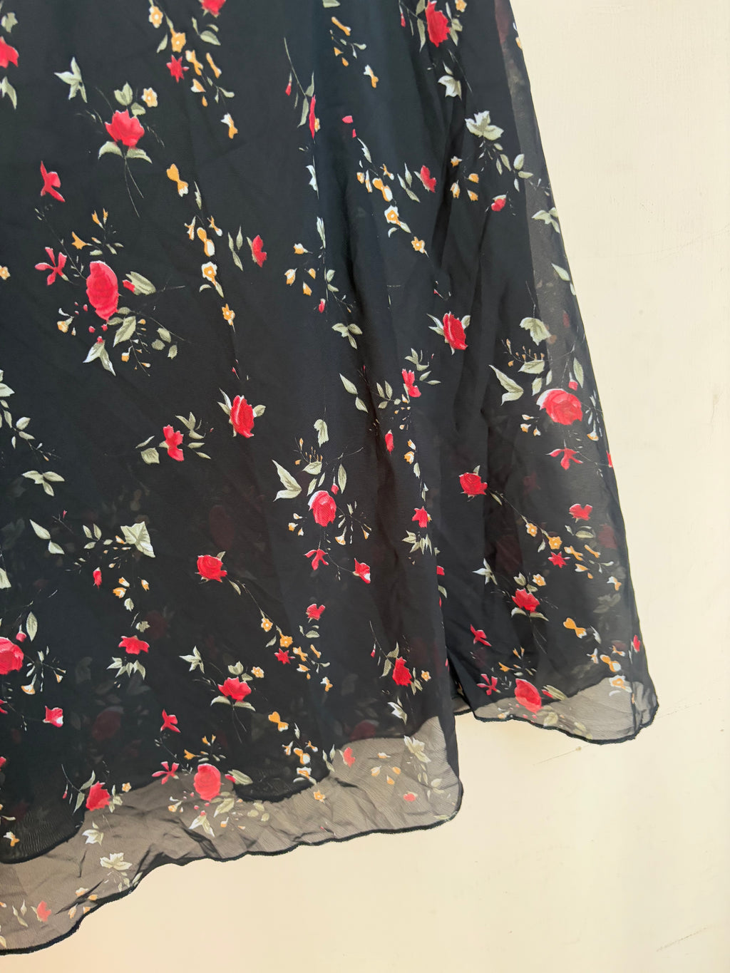 Black rose skirt(32-36inch)