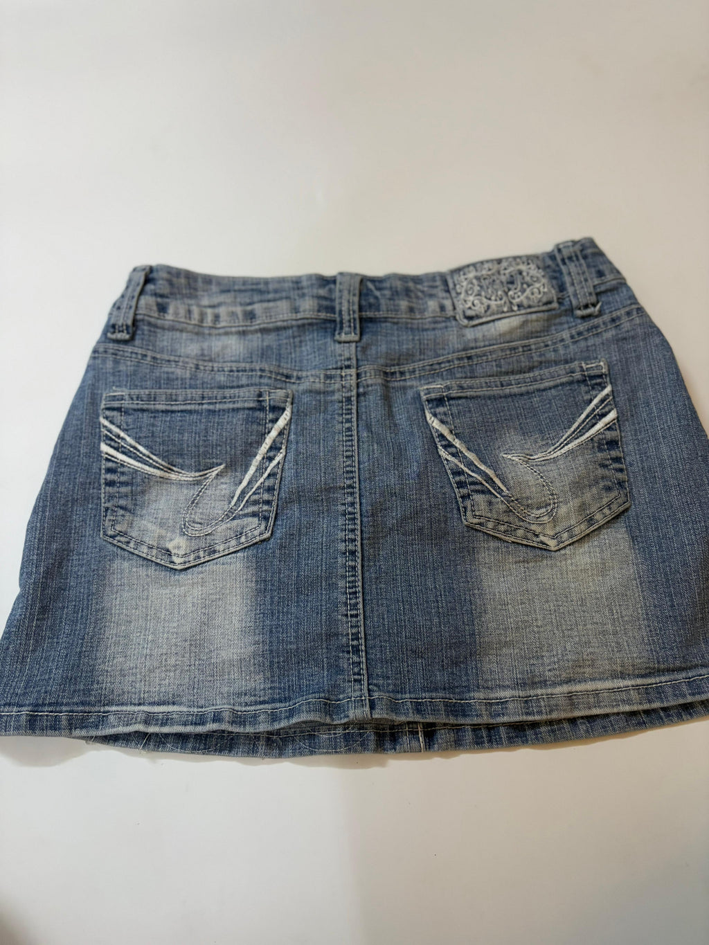 White embroidery mini skirt(32 inch)
