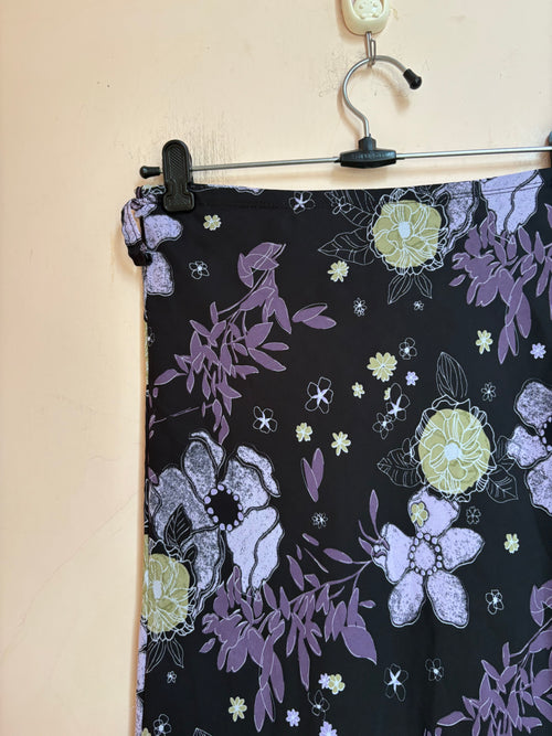 Black floral skirt(26-30 inch)