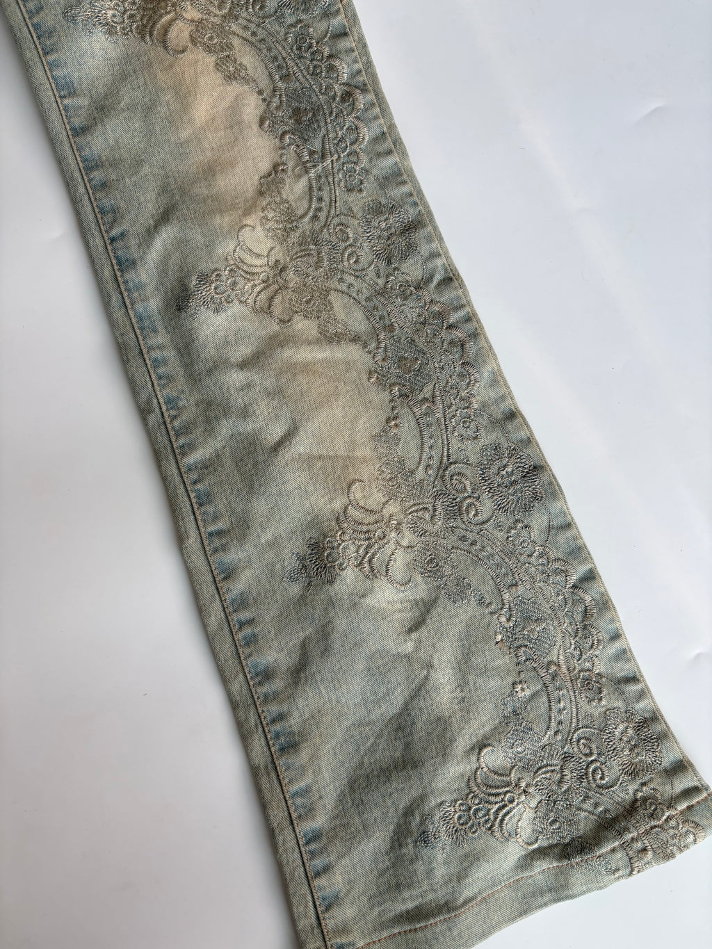 De linjeans Embroidery floral low rise jeans(28 inch)